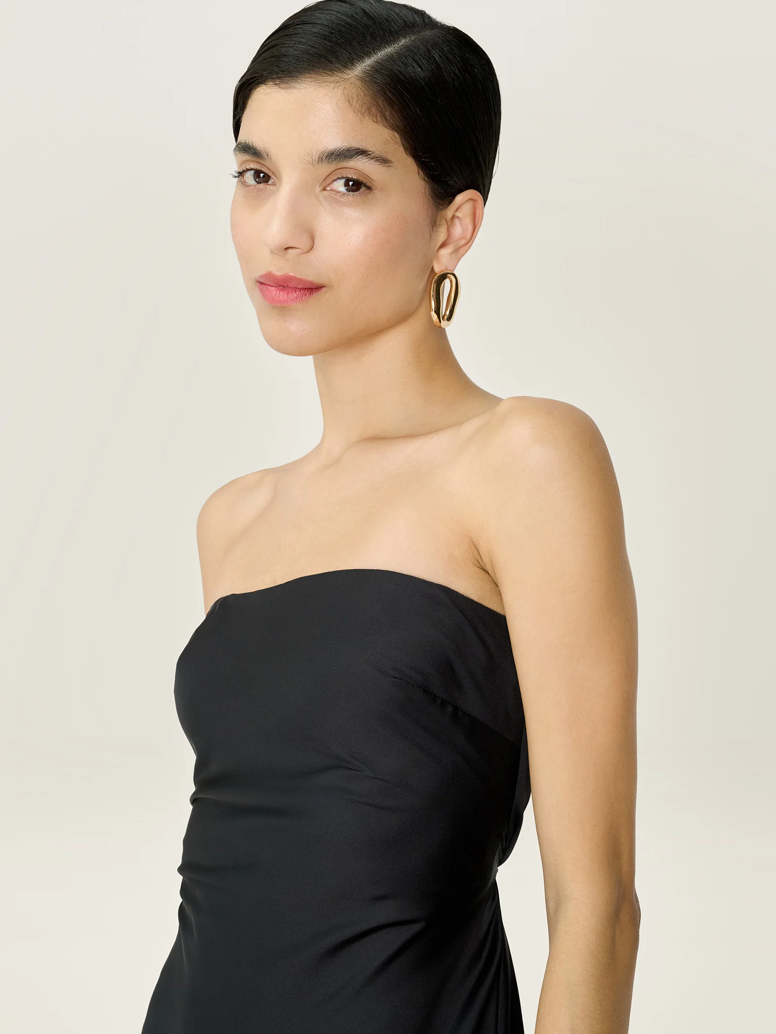 Amdra Dress in Black - Image 3