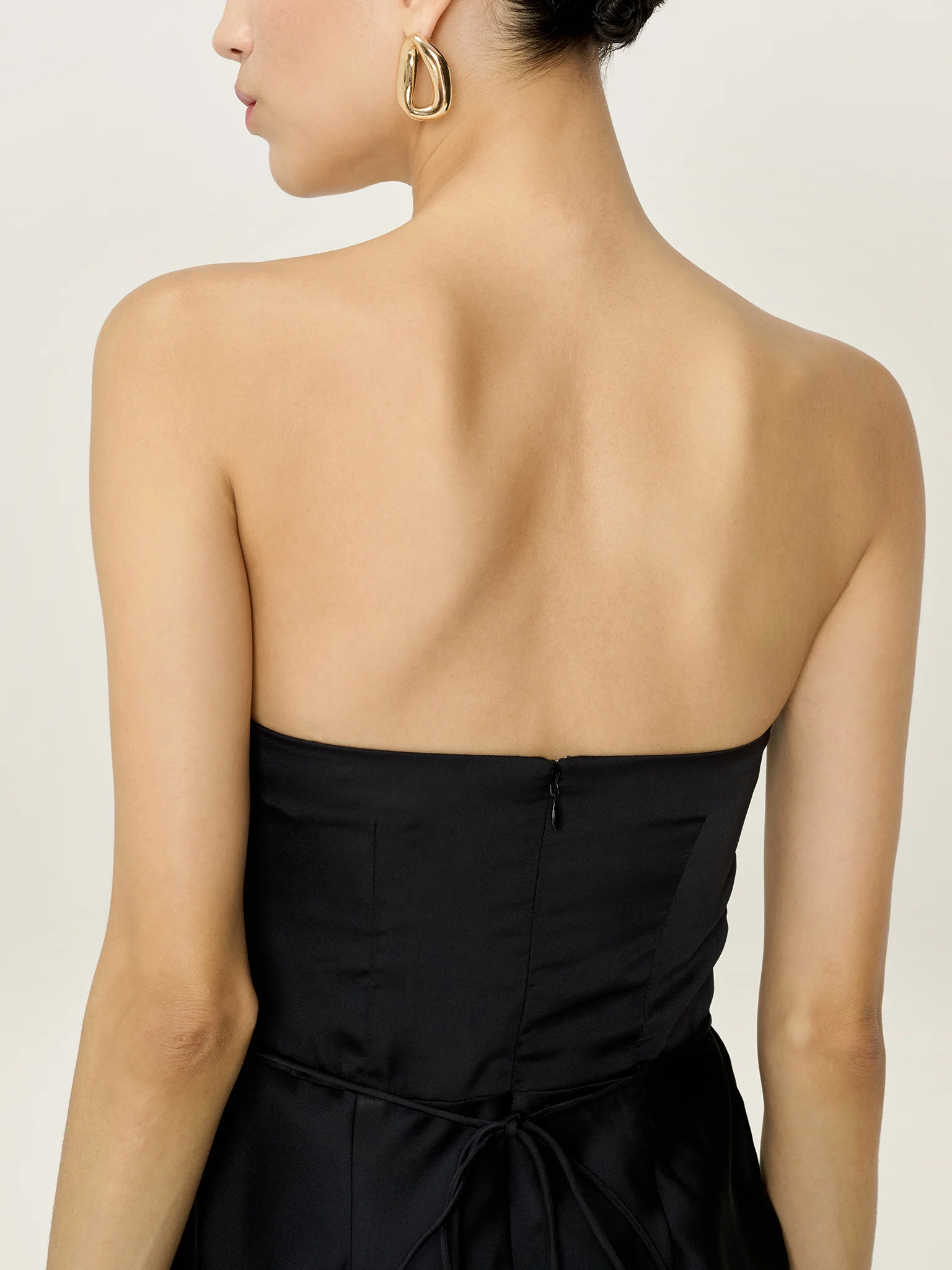 Amdra Dress in Black - Image 4