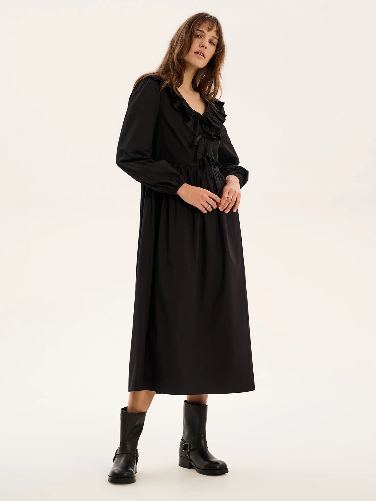 Amy-Leigh Dress in Black - Image 2