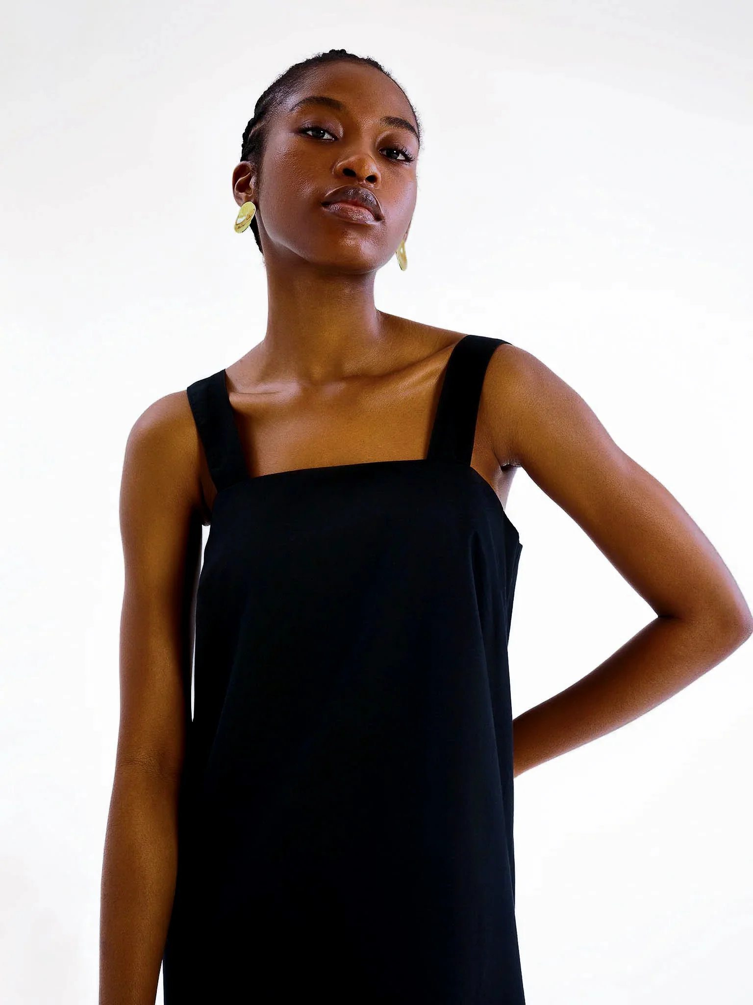 Annabella Dress in Black - Image 5