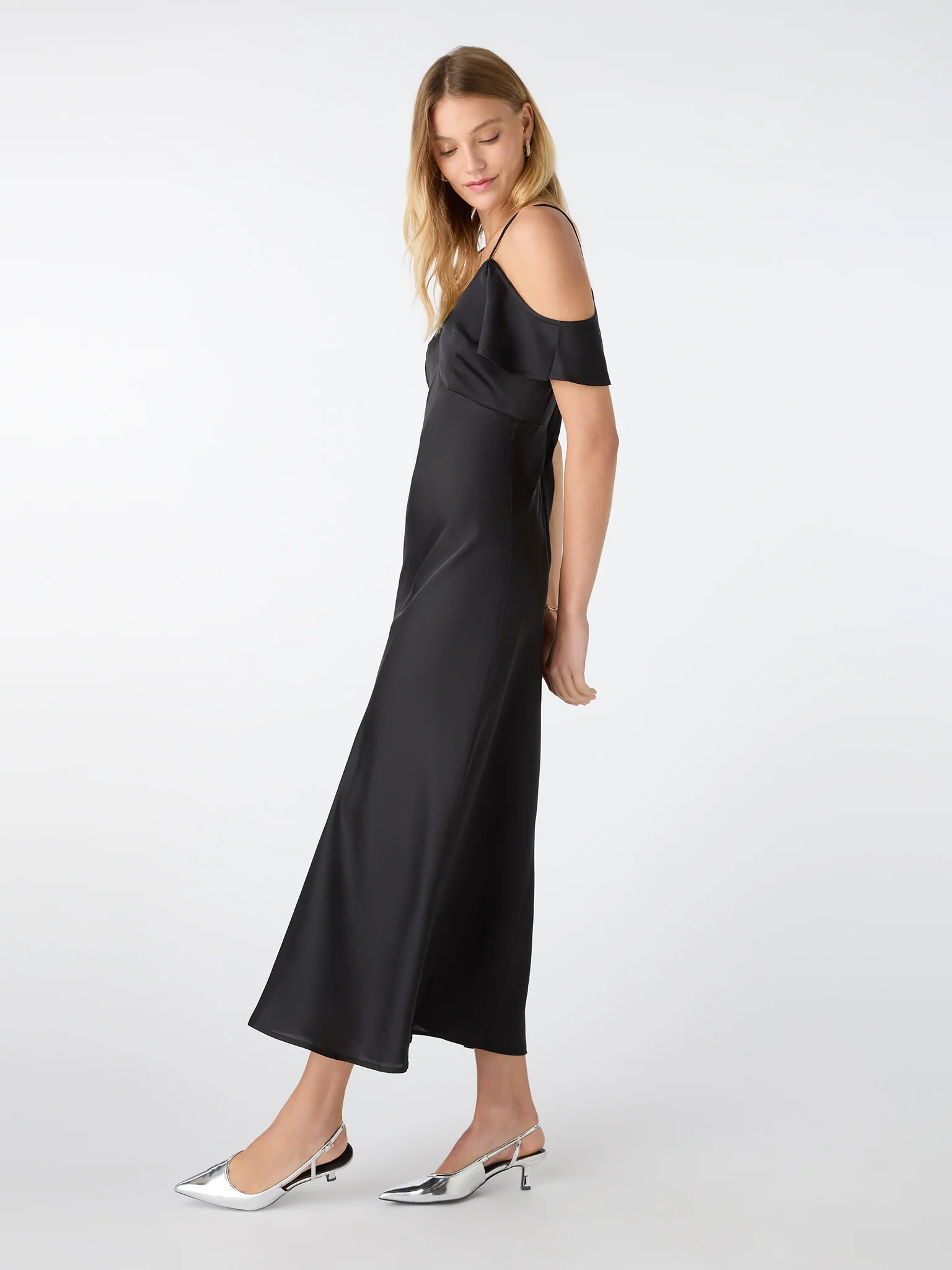 Anthia Drop Shoulder Midi Dress in Black - Image 4