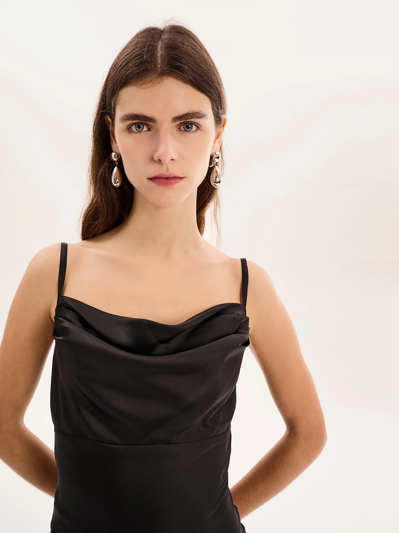 Belle Dress in Black - Image 4