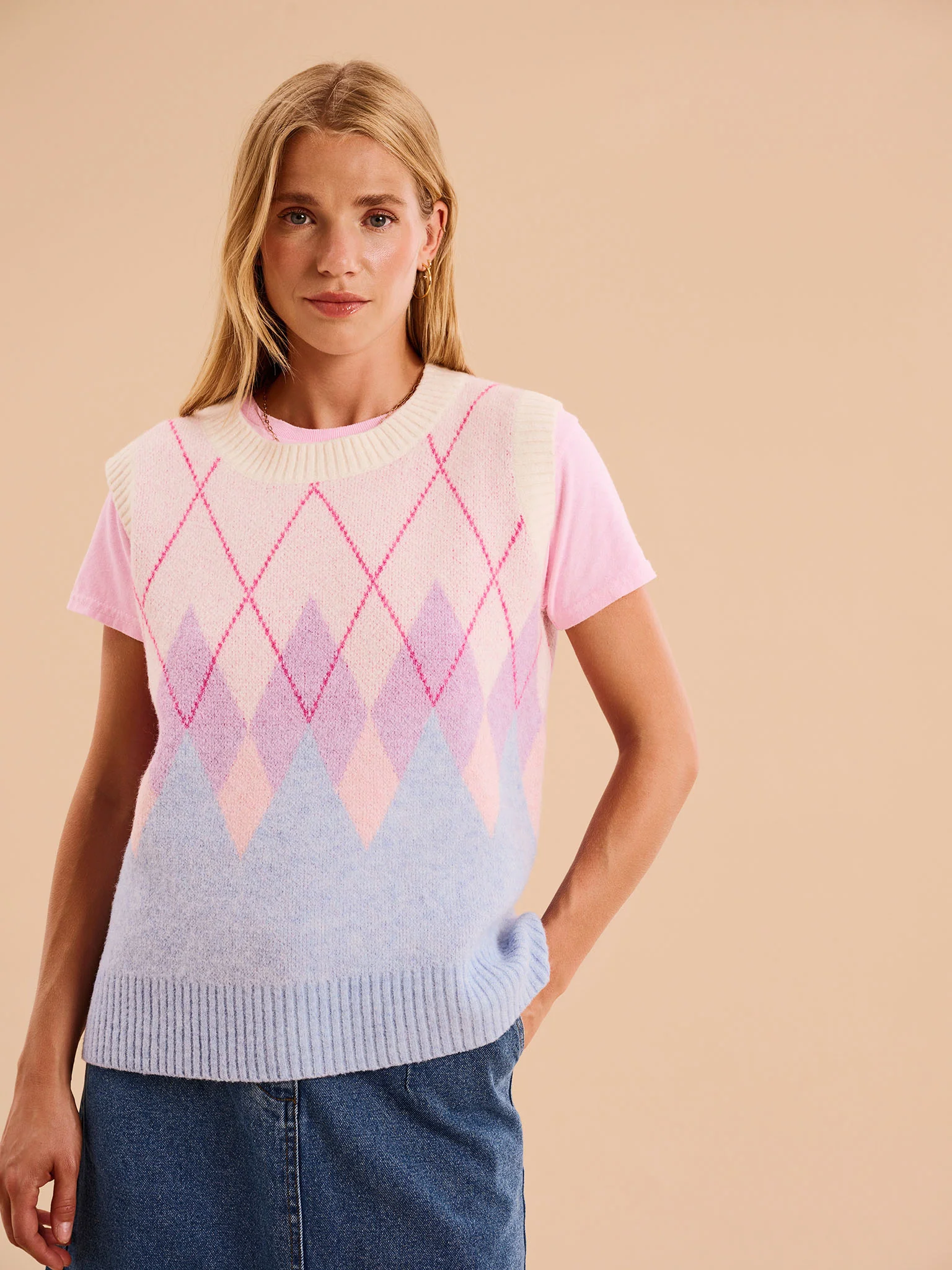 Bobbi Fluffy Argyle Vest - Image 3