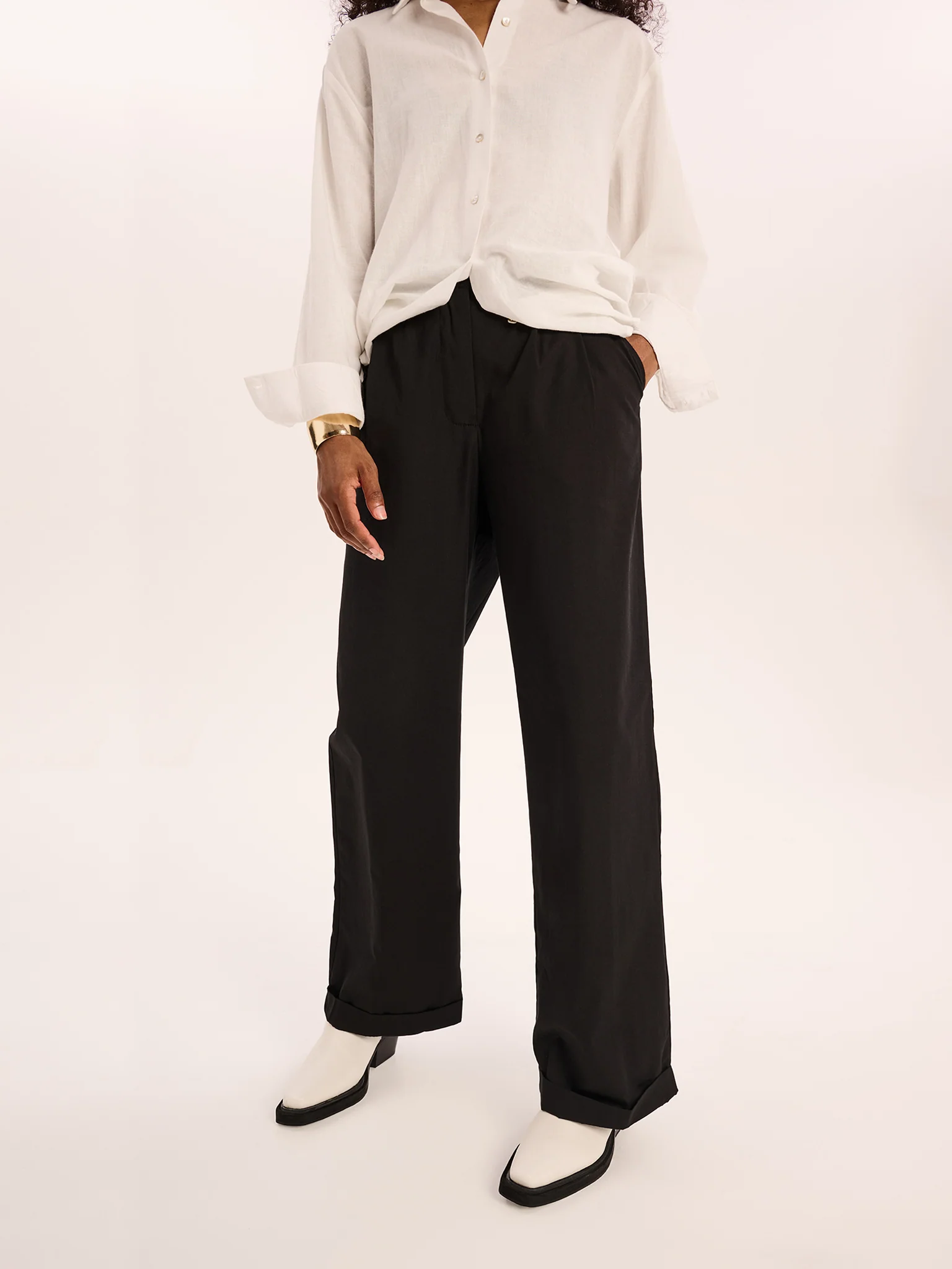 Candy Pleat Front Straight Leg Trouser in Black - Image 3