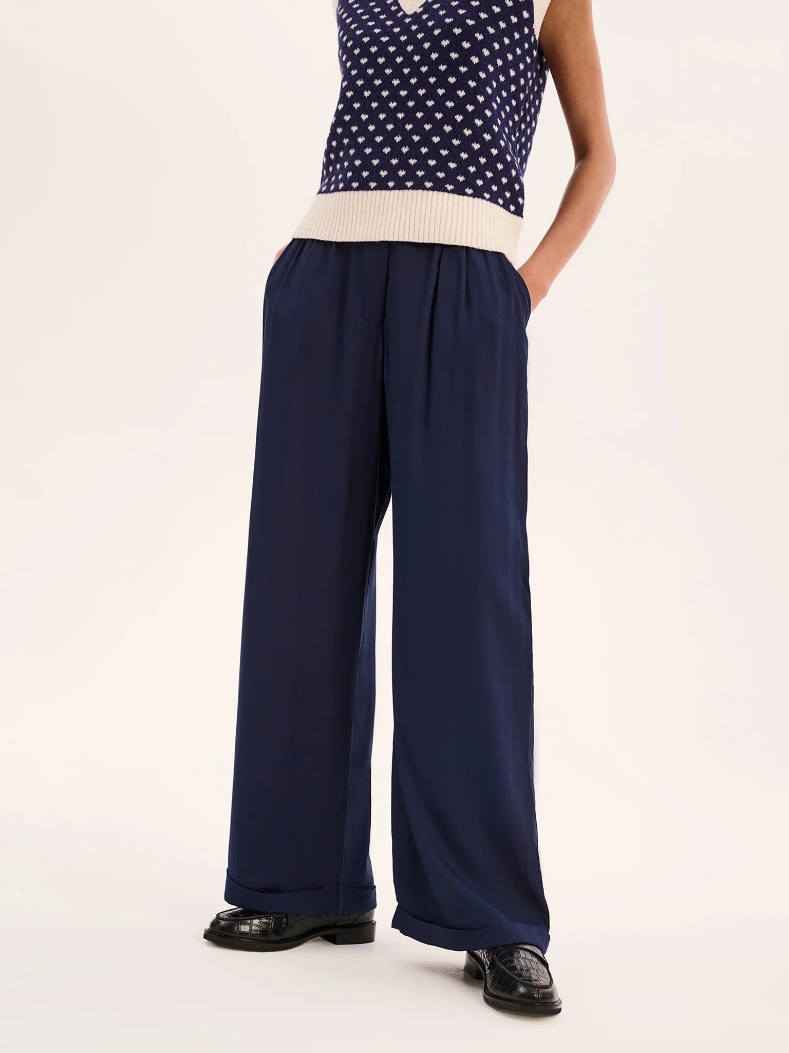 Candy Pleat Front Straight Leg Trouser in Navy - Image 4
