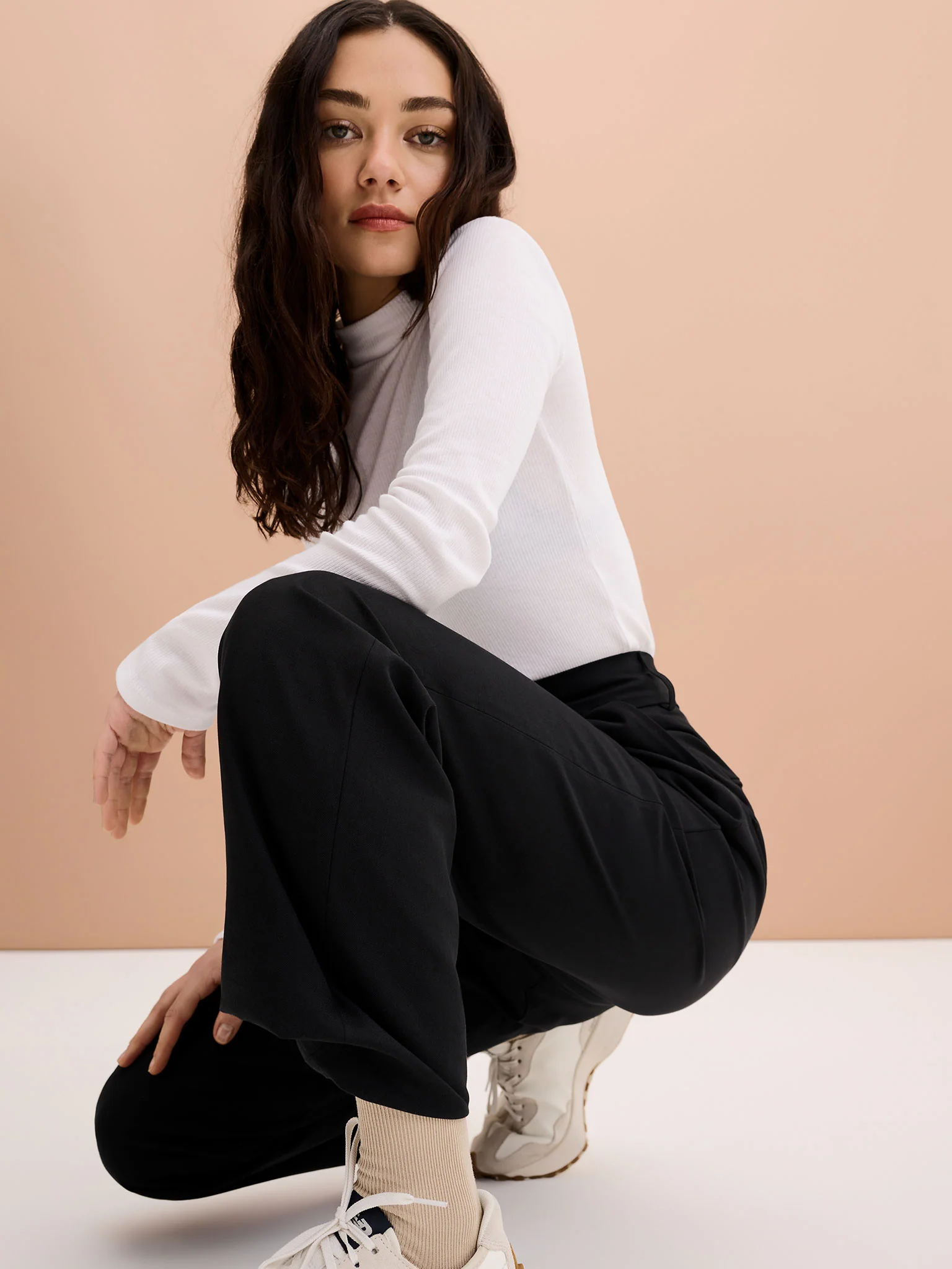 Cinnamon Relaxed Trousers in Black - Image 5
