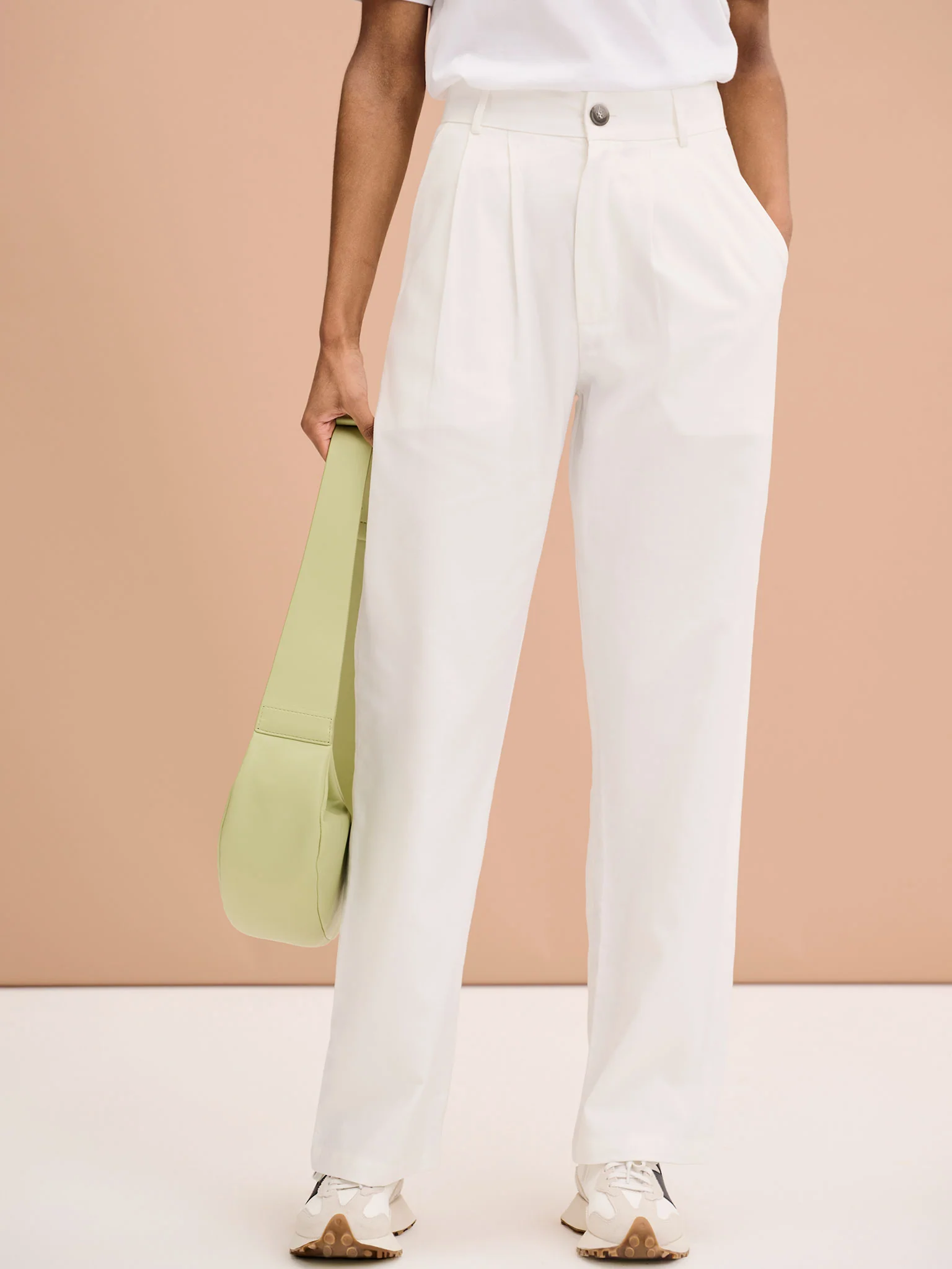 Cinnamon Relaxed Trousers in White Cotton/Tencel - Image 5