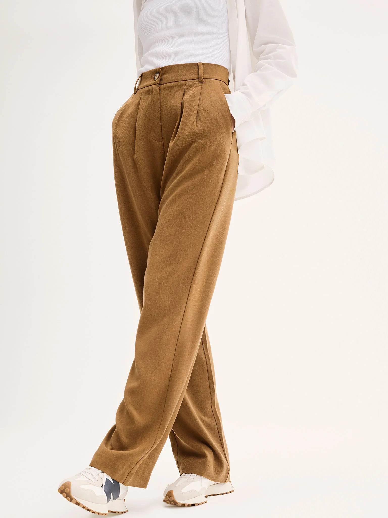 Cinnamon Straight Leg Trousers in Tobacco - Image 5