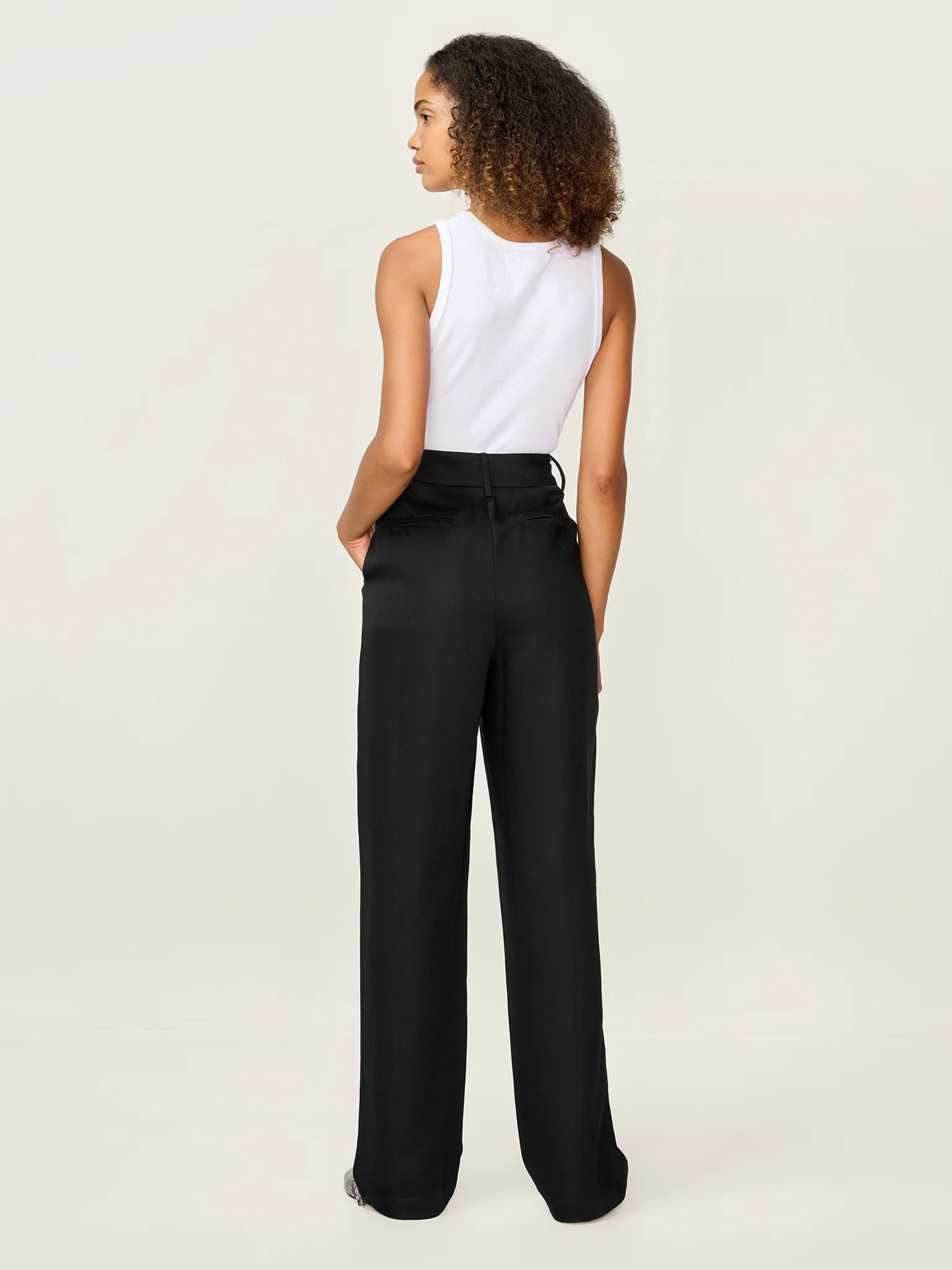Cinnamon Trouser in Black - Image 4