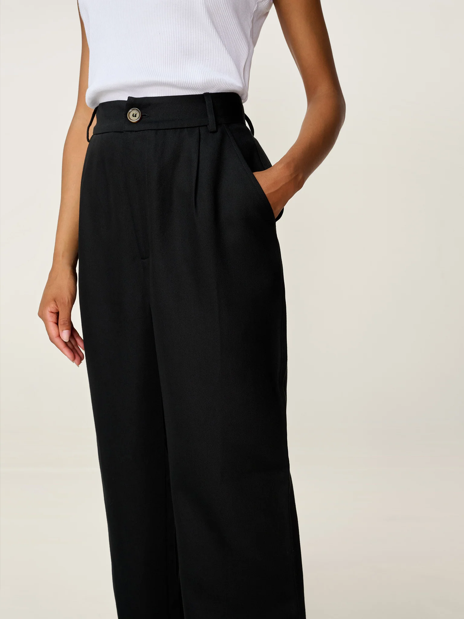 Cinnamon Trouser in Black - Image 6