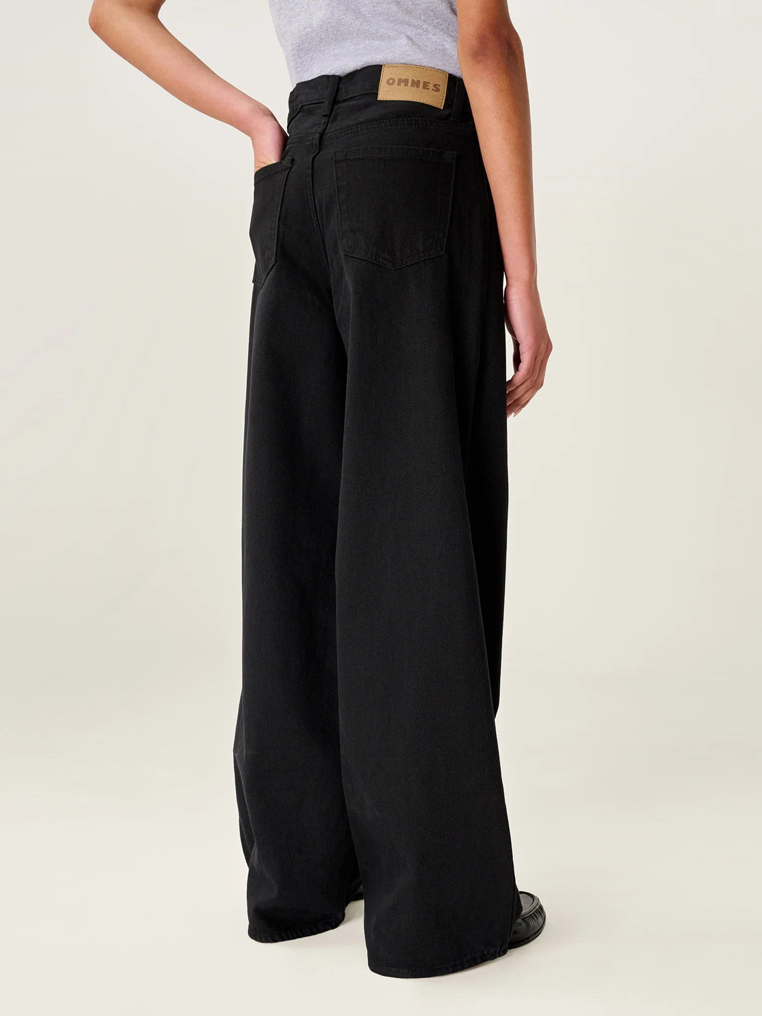 Connie Wide Jean in Black - Image 5