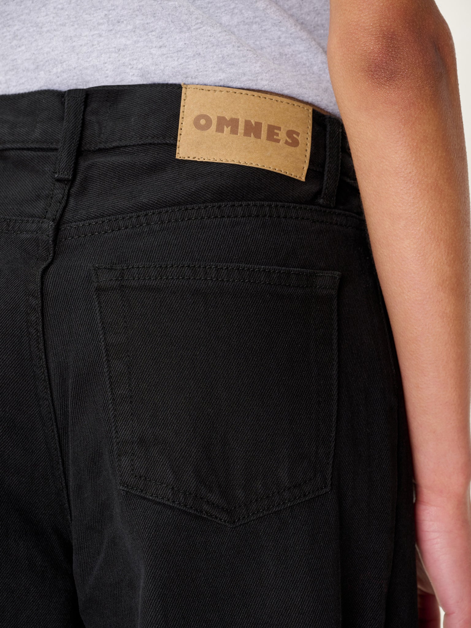 Connie Wide Jean in Black - Image 6