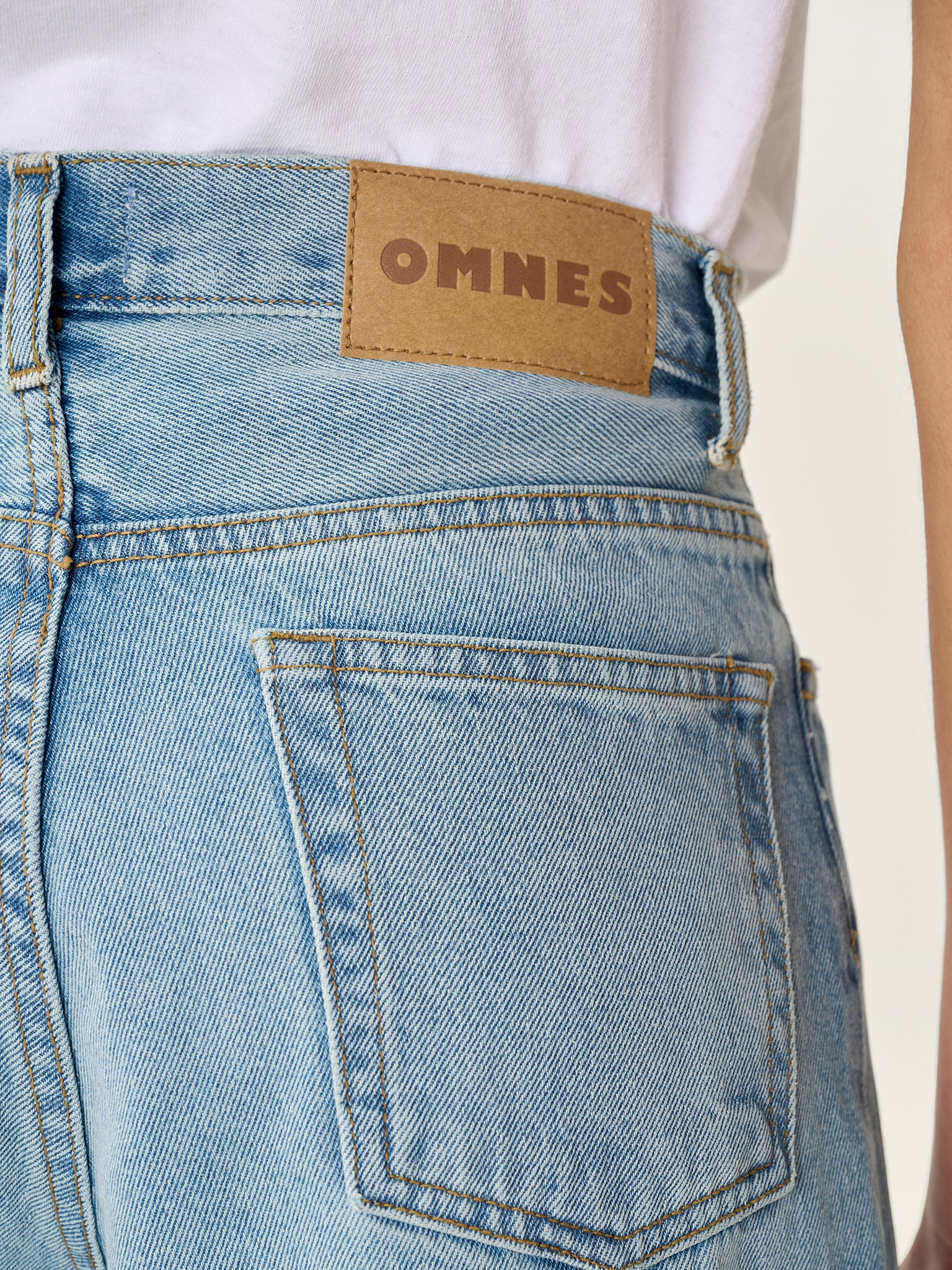 Connie Wide Jean in Light Wash - Image 5
