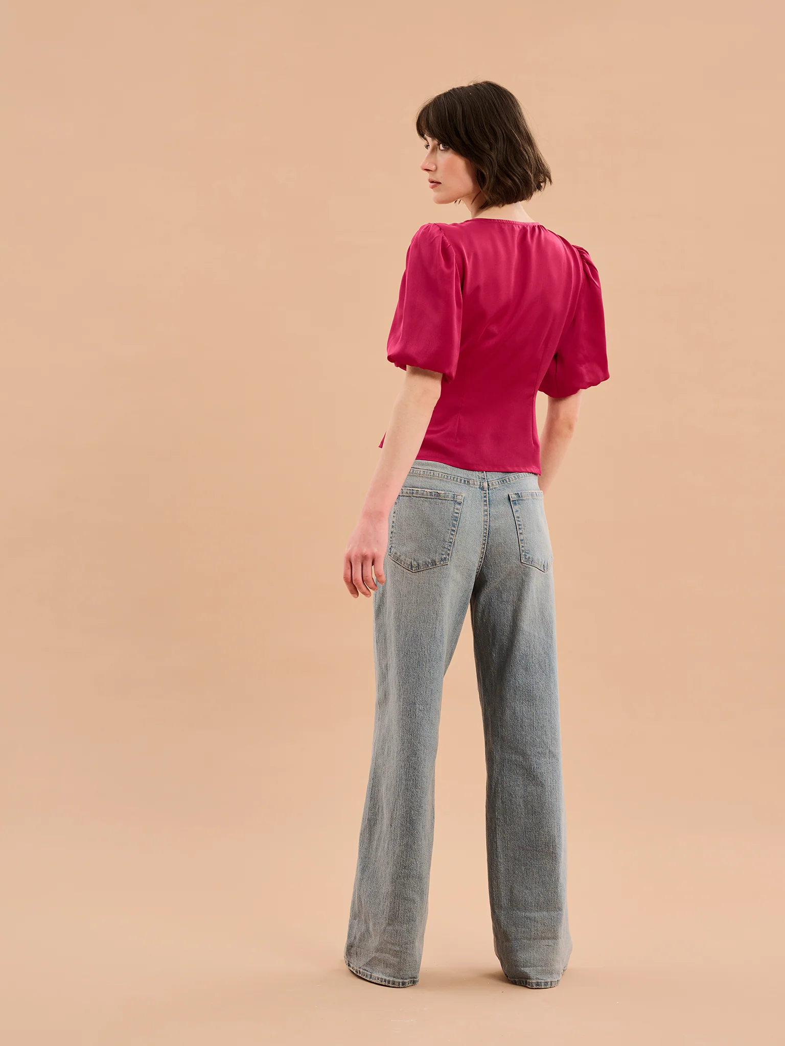Cressida Puff Sleeve Top in Magenta - Image 4