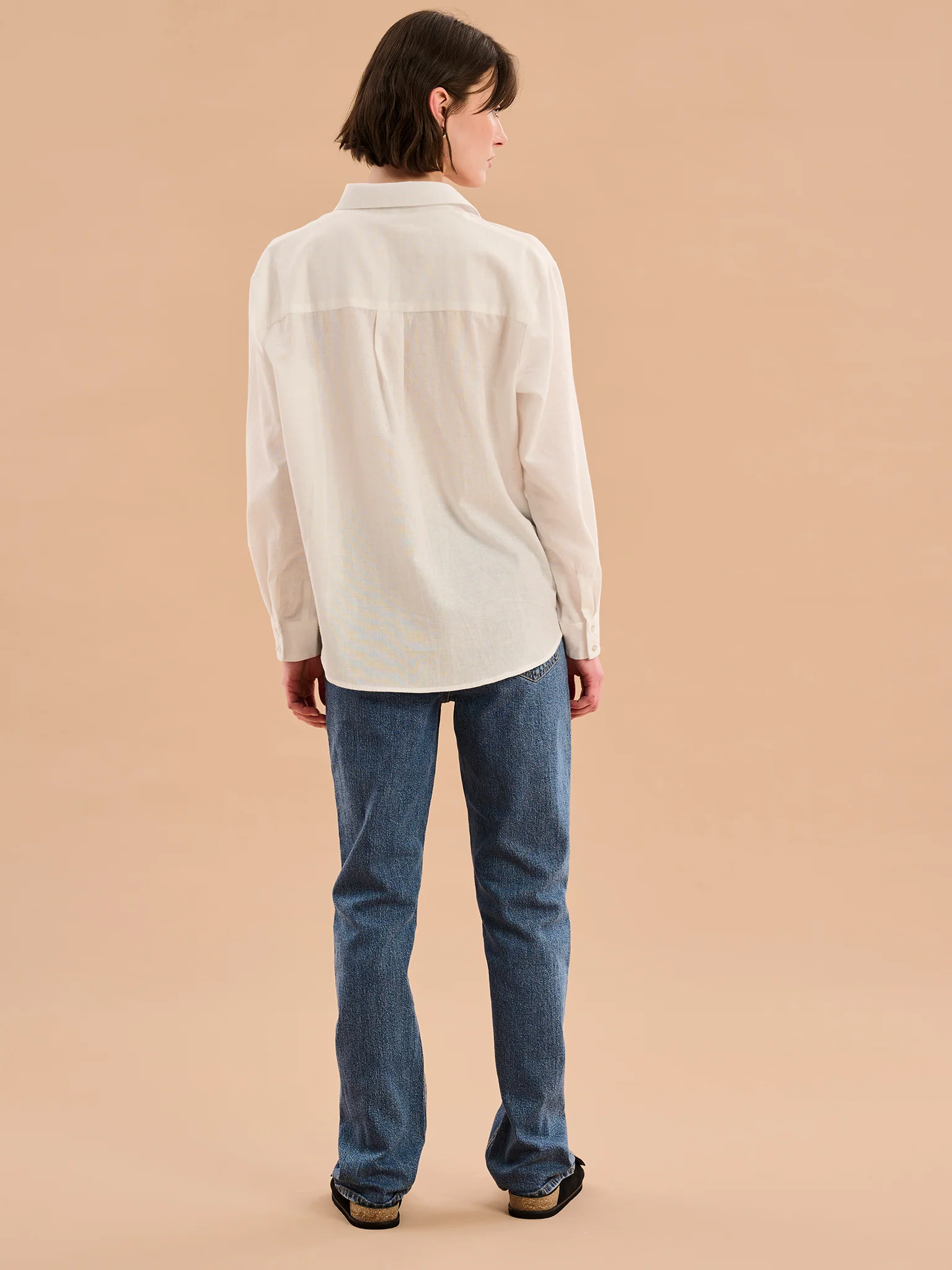 Evie Linen Oversized Shirt in White - Image 4