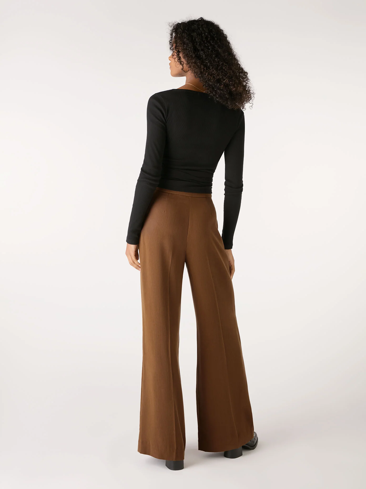 Fleet Flared Trouser in Tobacco - Image 3