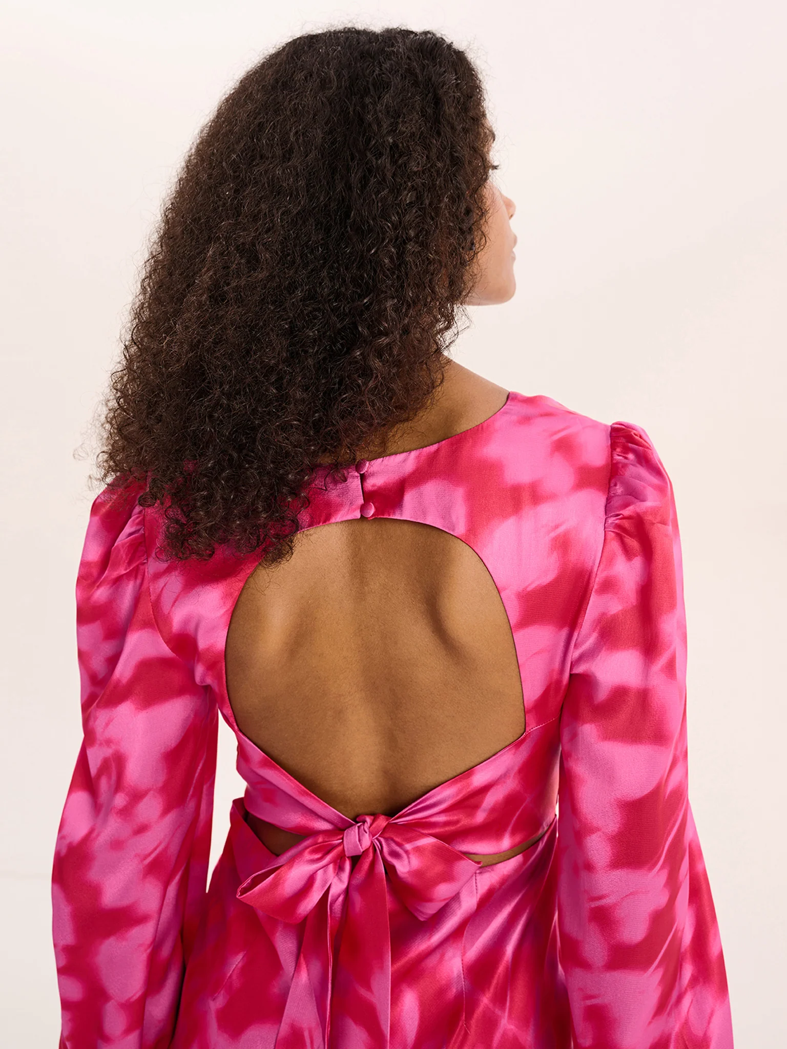Francoise Dress in Magenta Blurred Floral - Image 4