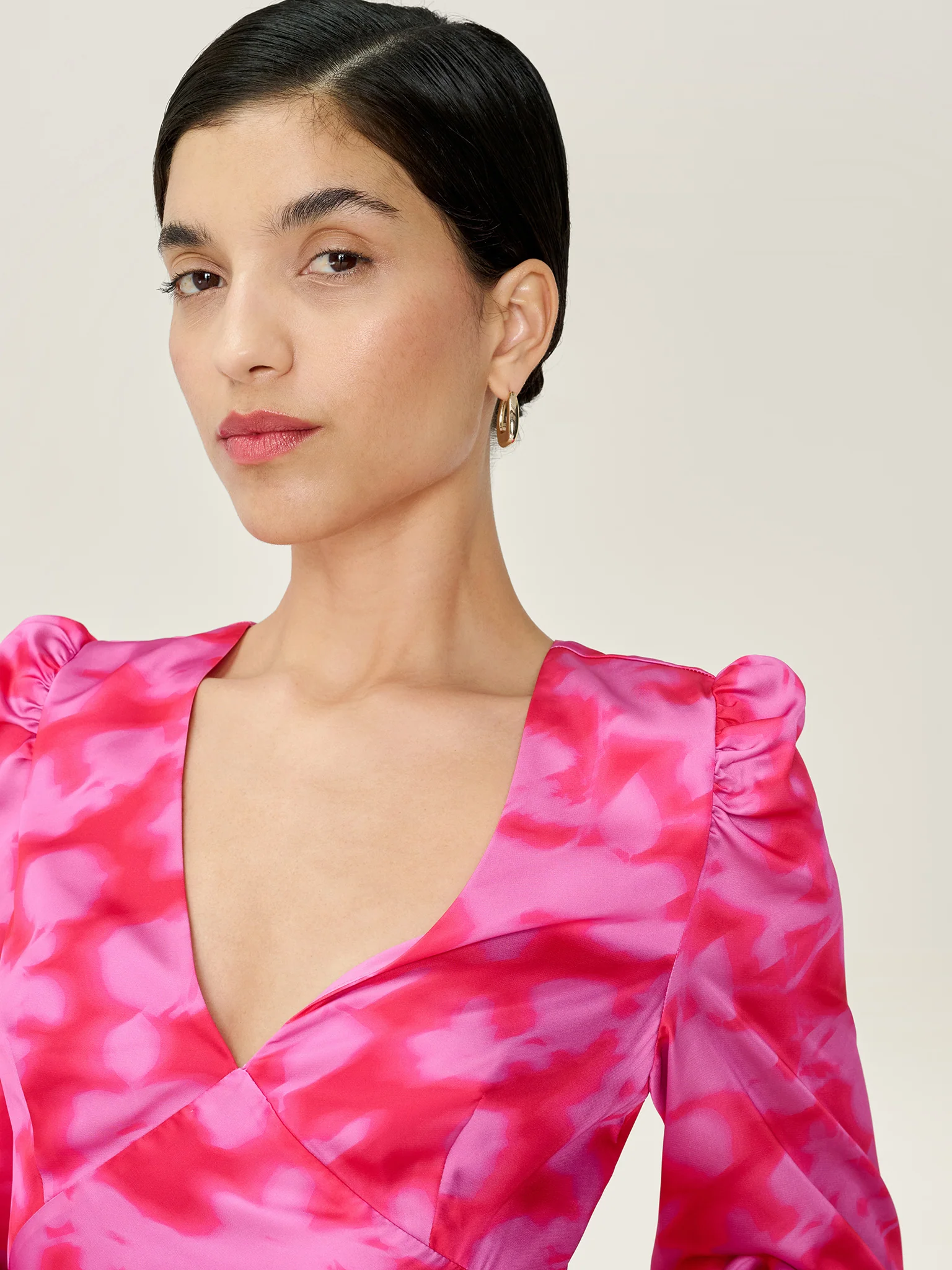 Francoise Dress in Magenta Blurred Floral - Image 4