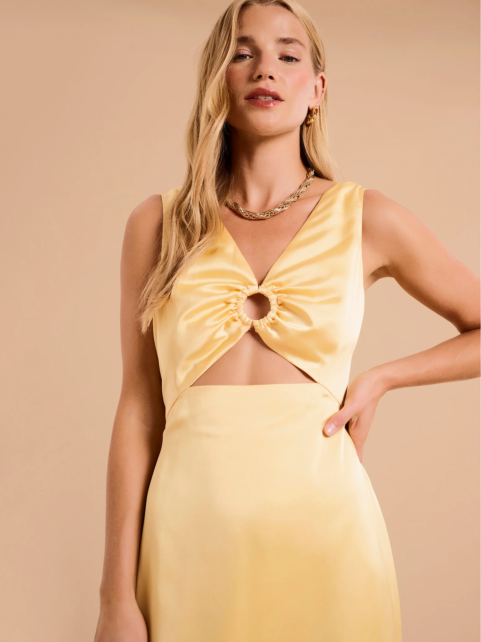 Fredricka Ring Detail Maxi Dress - Image 4