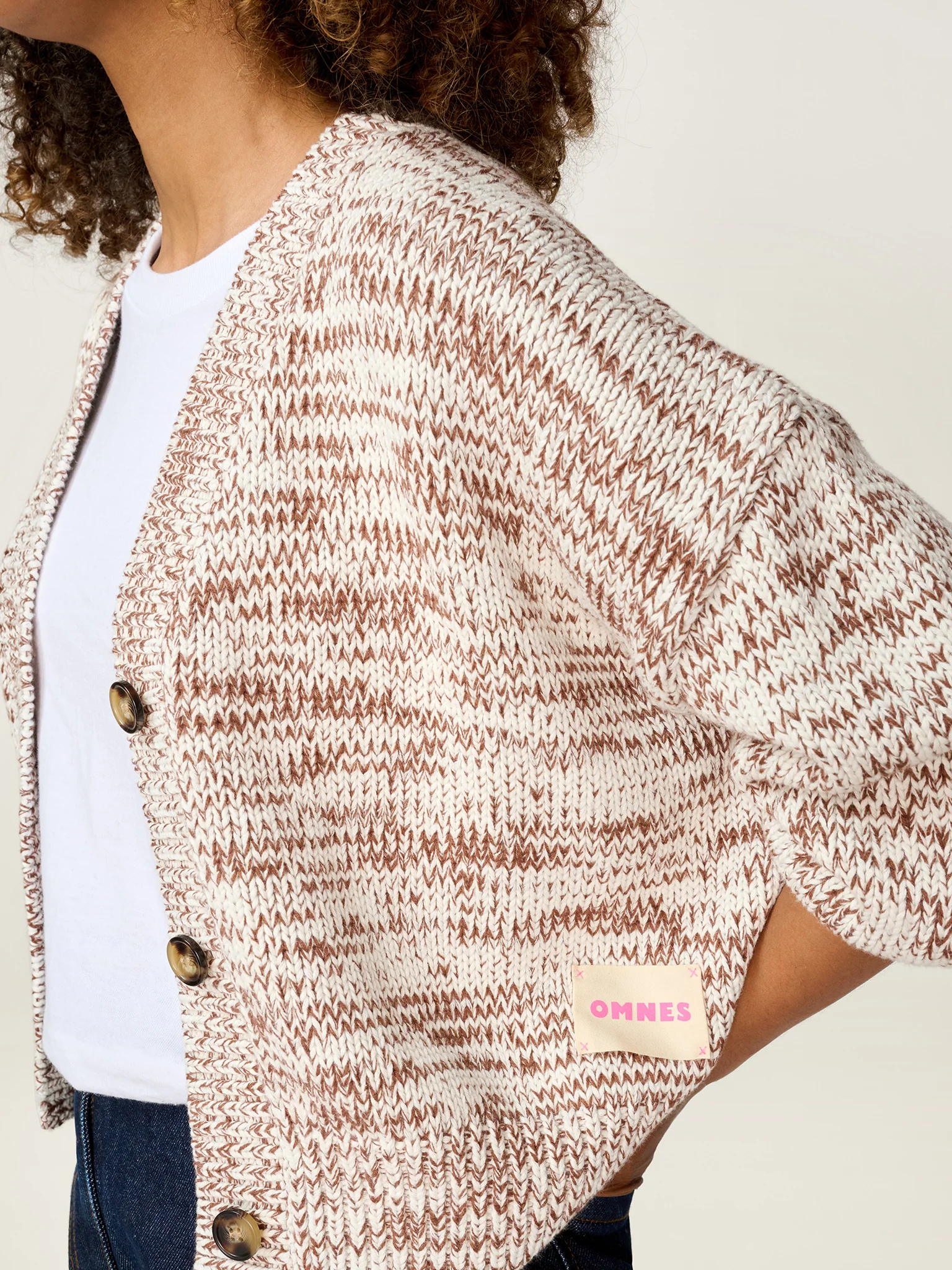 STUDIO OMNES Hopper Cardigan in Brown and Cream - Image 4