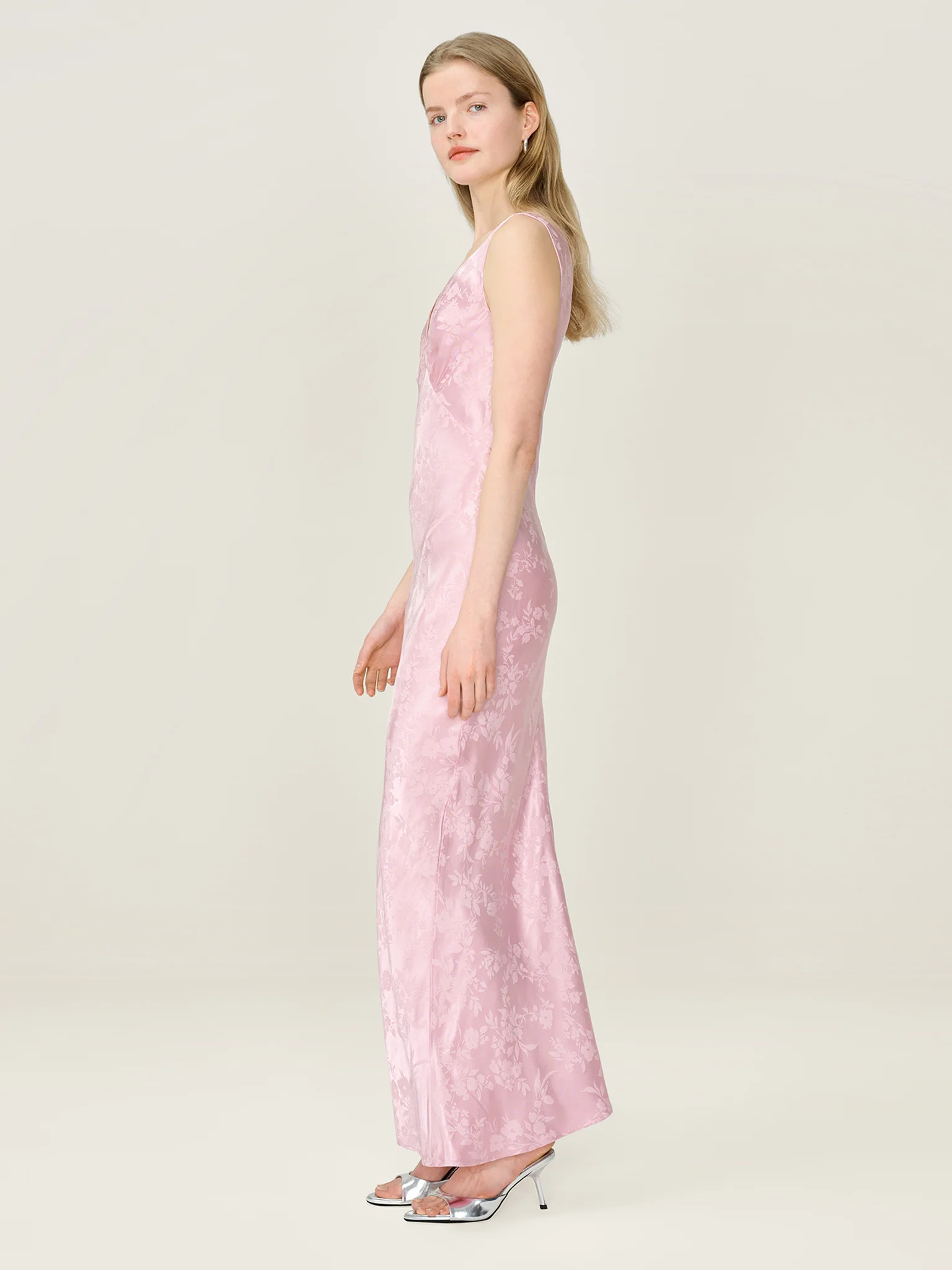 Iris Jacquard Dress in Bleached Mauve - Image 3