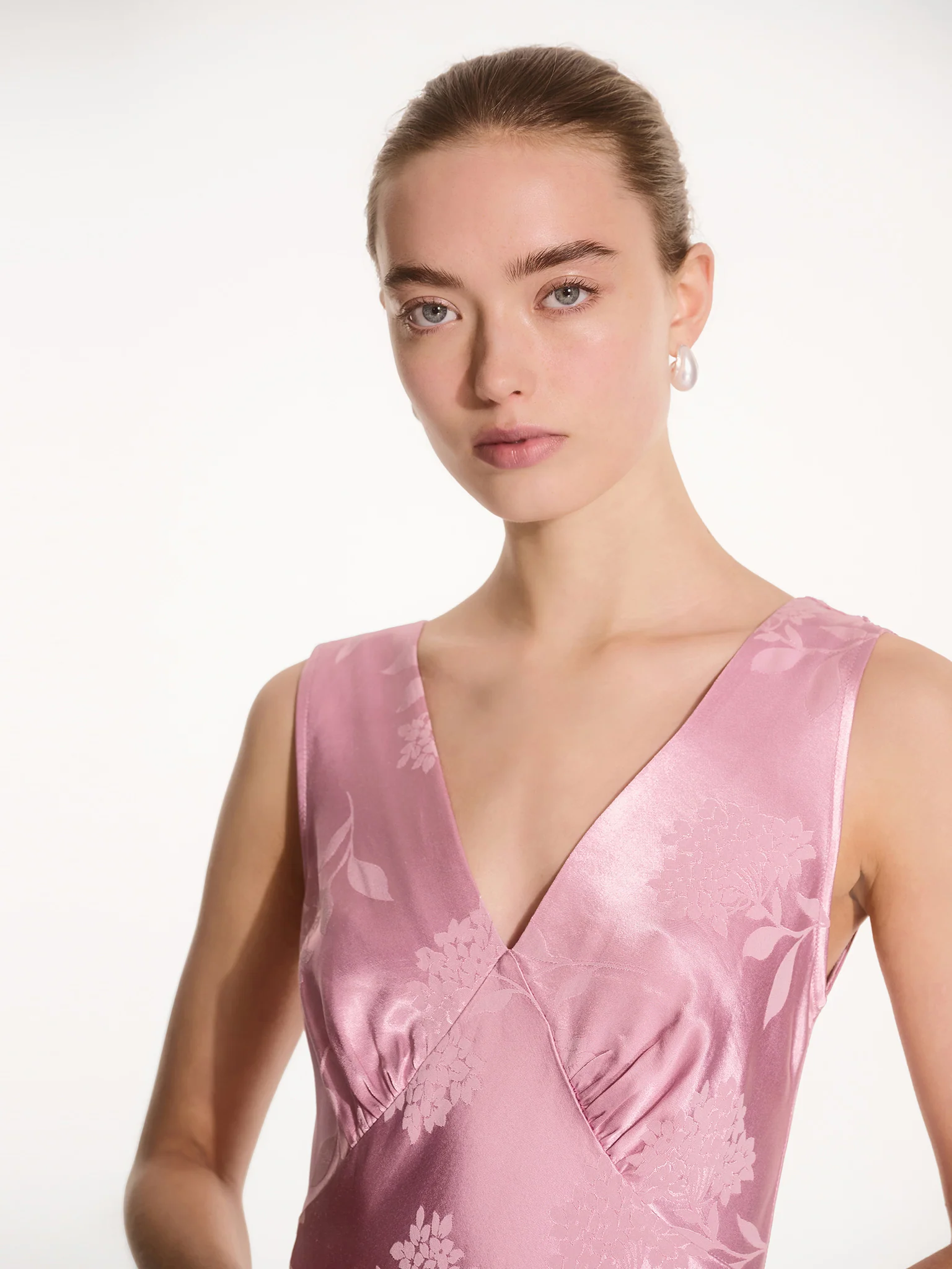 Iris Jacquard Dress in Vintage Pink - Image 4