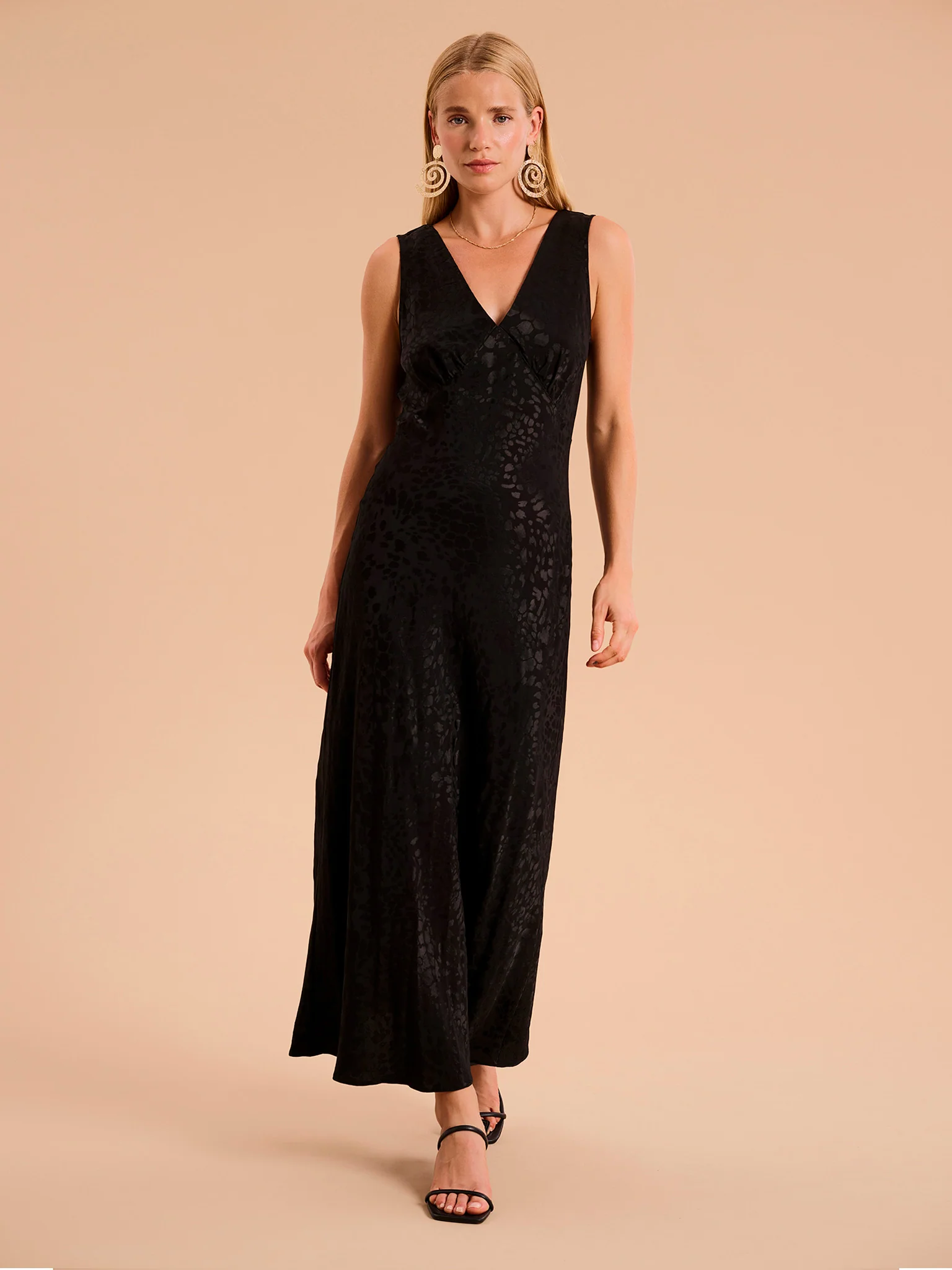 Iris Midi Jacquard Dress in Black - Image 4