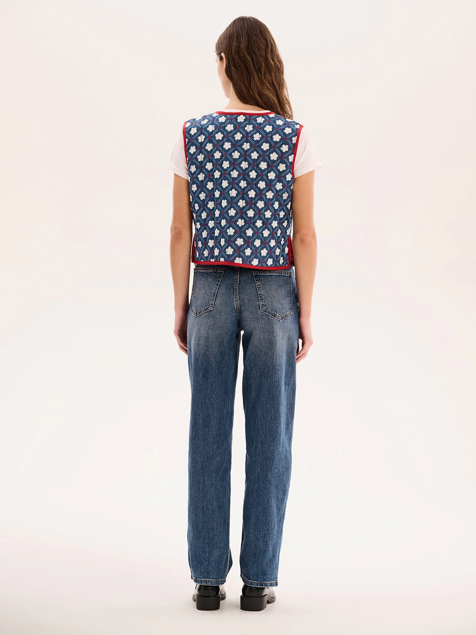 Jojo Quilted Gilet in Floral Check - Image 3
