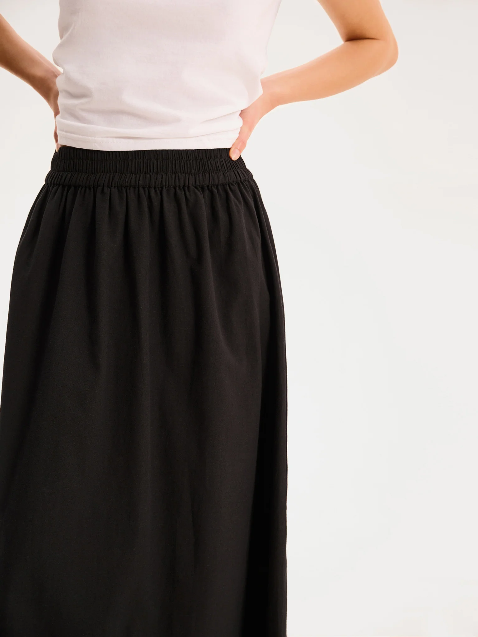 Jolie Skirt in Black - Image 4