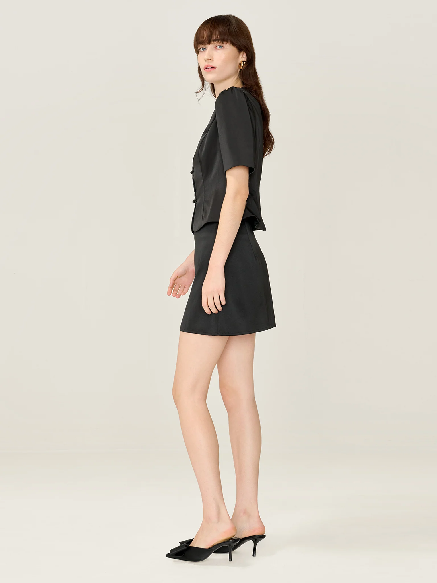 Lorelai Blouse in Black - Image 3