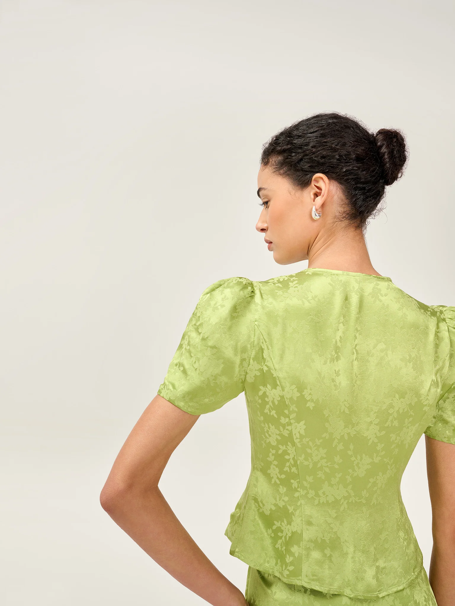 Lorelai Blouse in Lima Bean - Image 5
