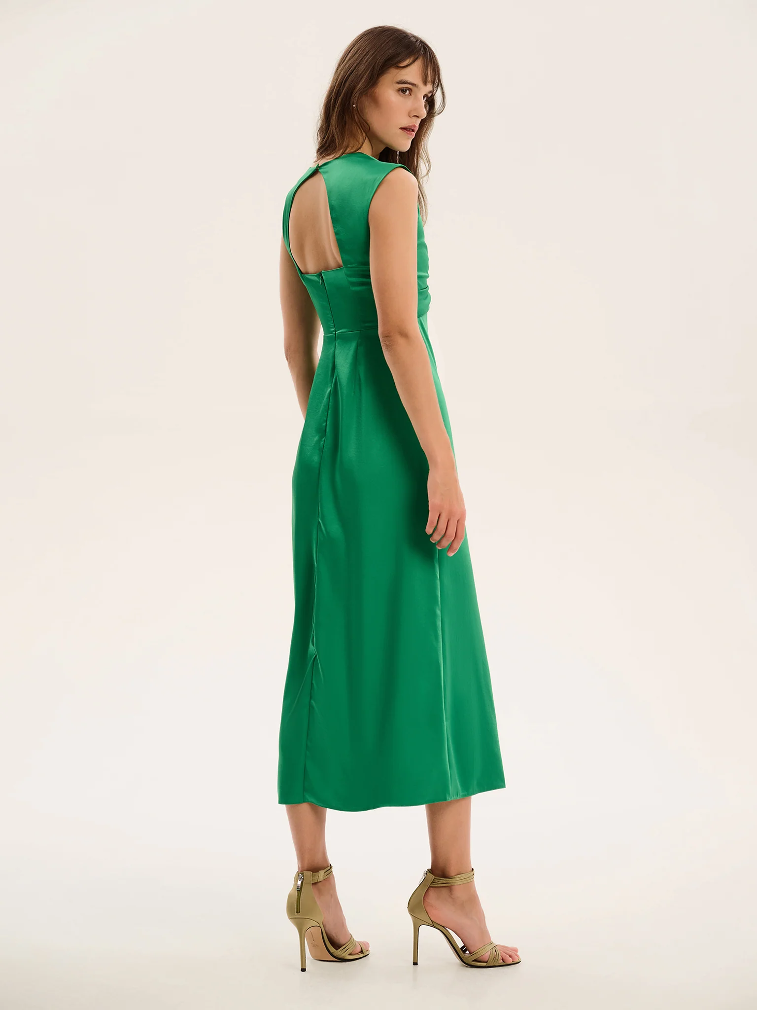 Marin Twist Front Dress in Emerald Green - Image 4