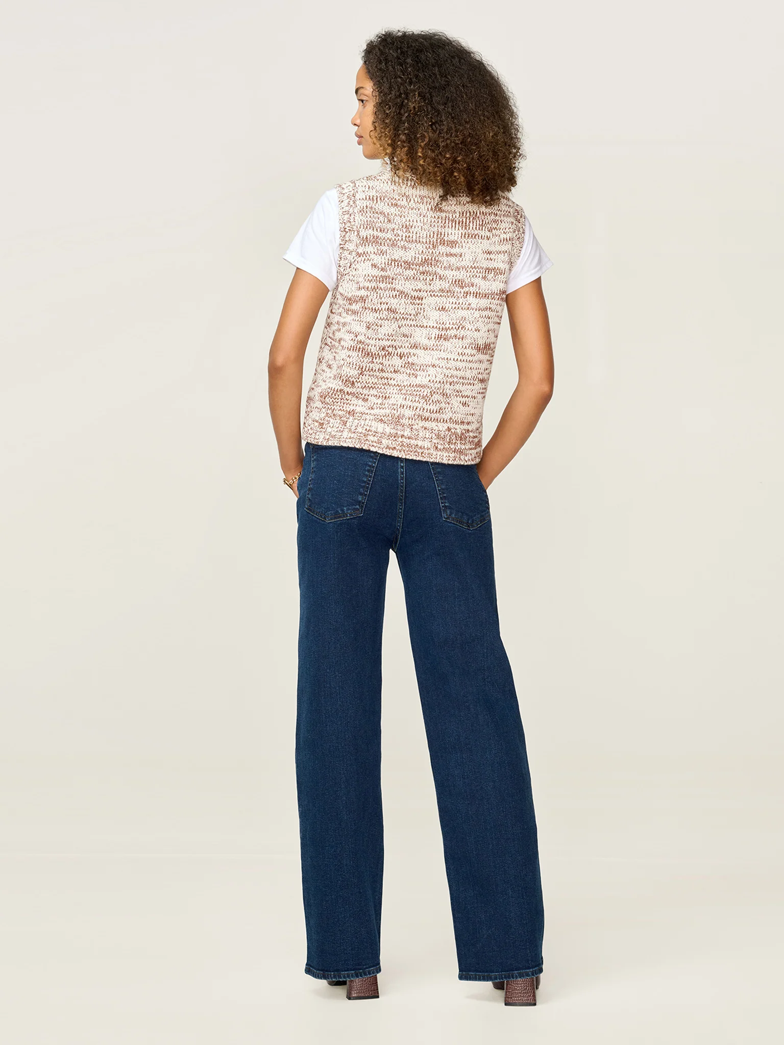 STUDIO OMNES Matilda Vest in Brown and Cream - Image 5