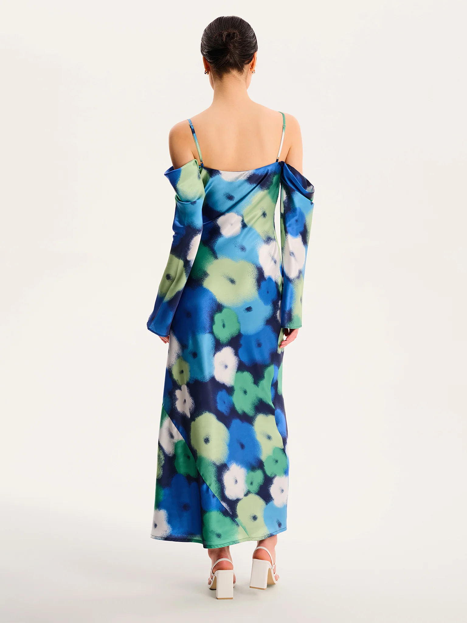 Munique Dress in Spray Floral - Image 3