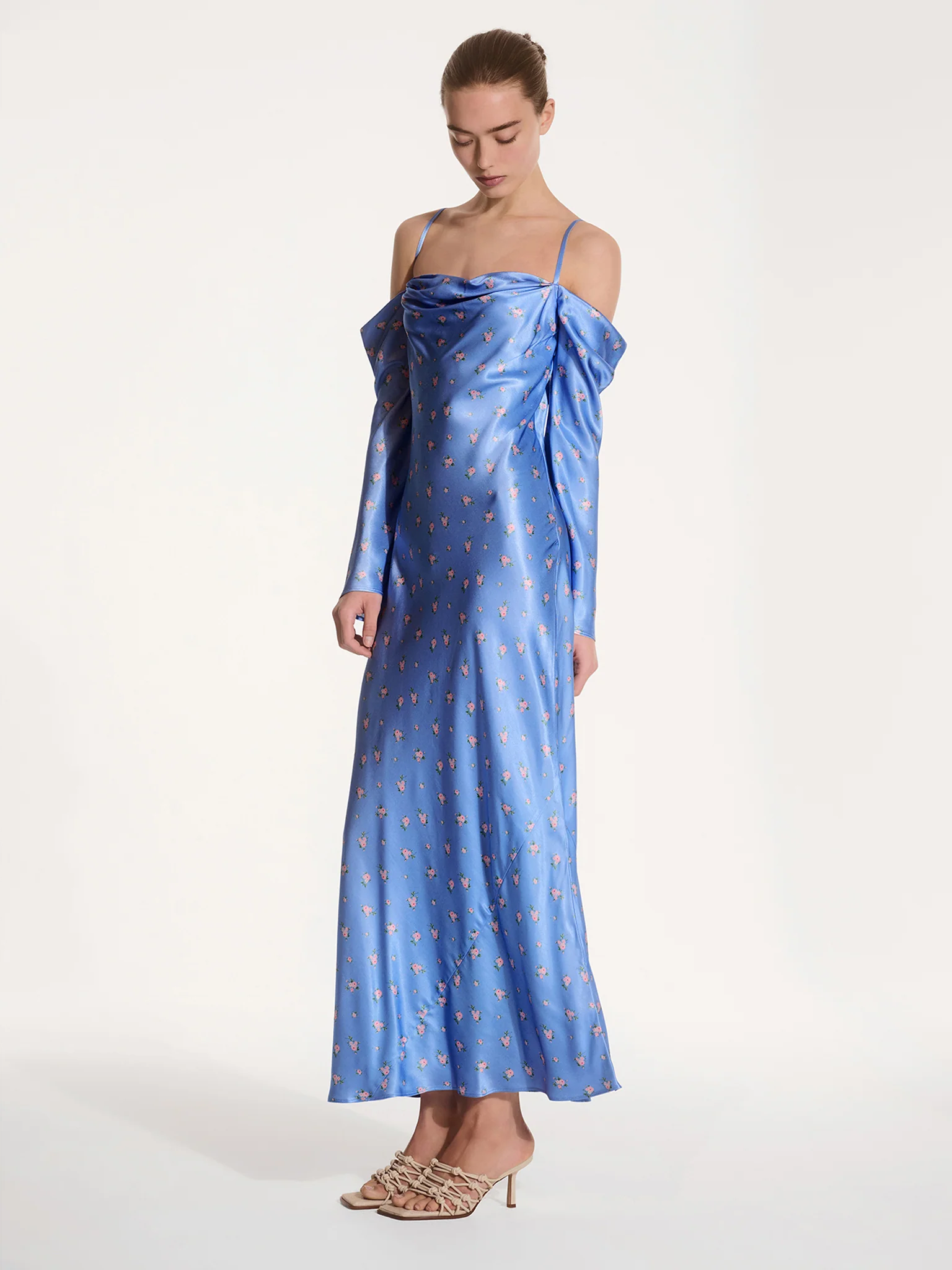 Munique Floral Dress in Light Blue - Image 2