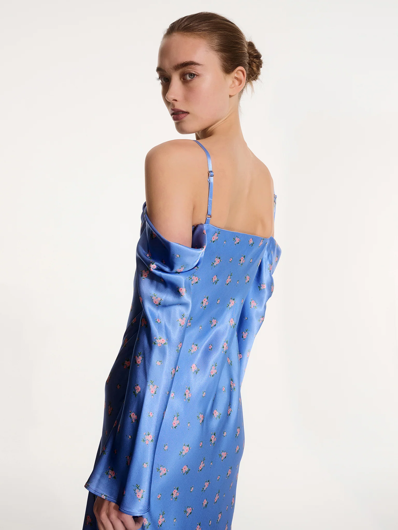 Munique Floral Dress in Light Blue - Image 4