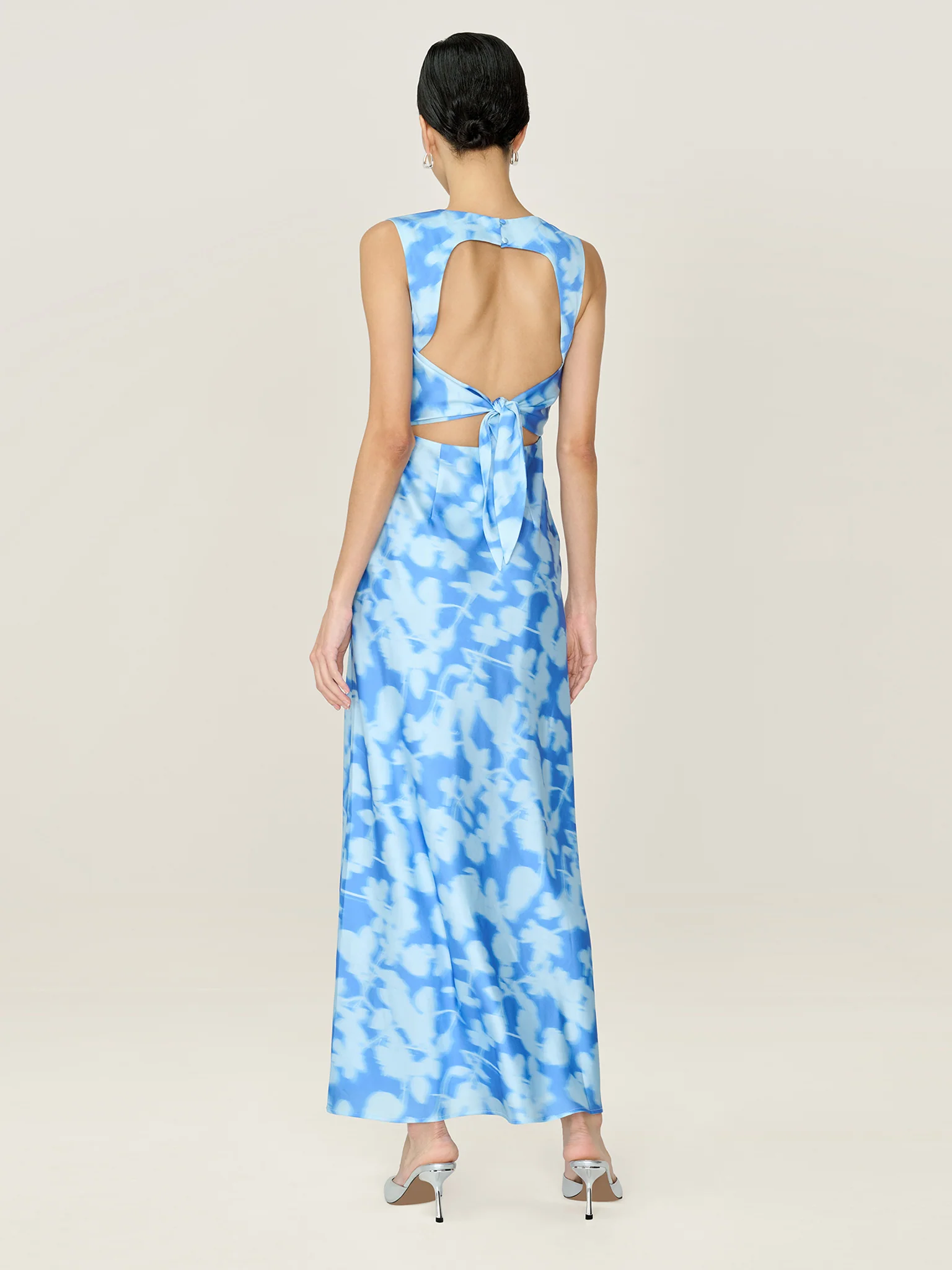 Nova Dress in Blurred Floral Blue - Image 5