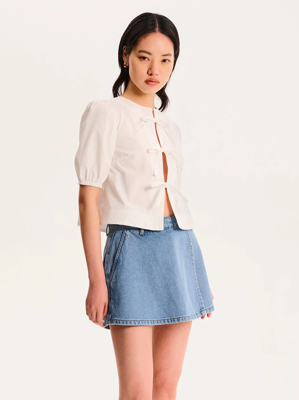 Parker Short  in Light Wash - Image 2