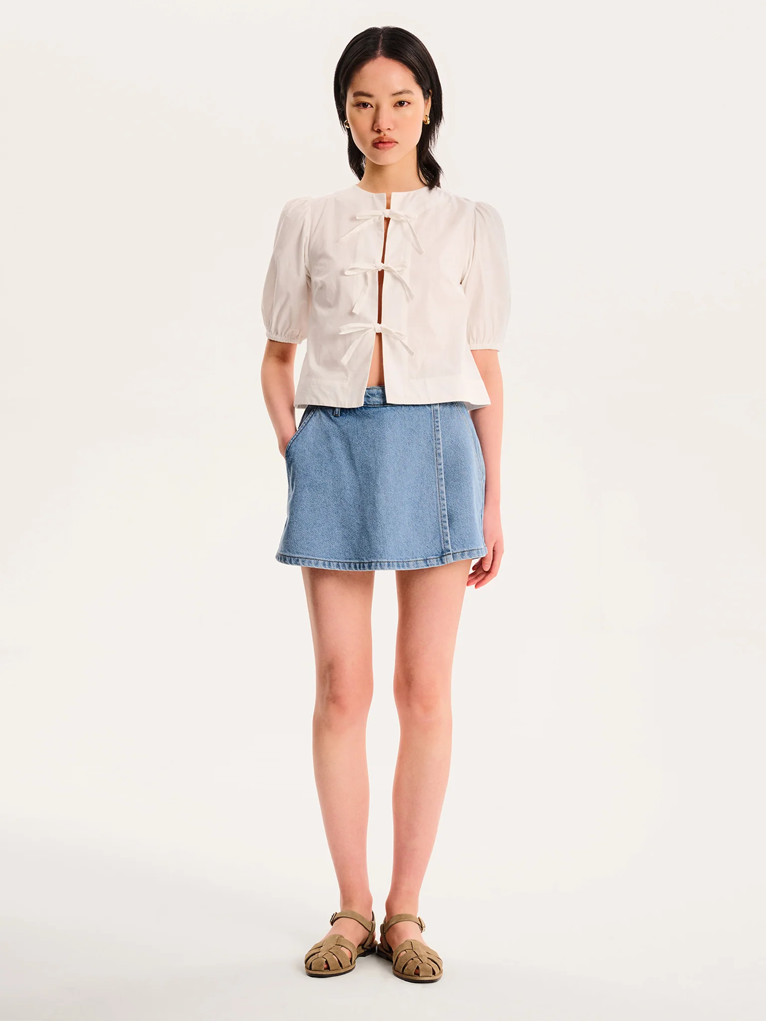 Parker Short  in Light Wash - Image 5