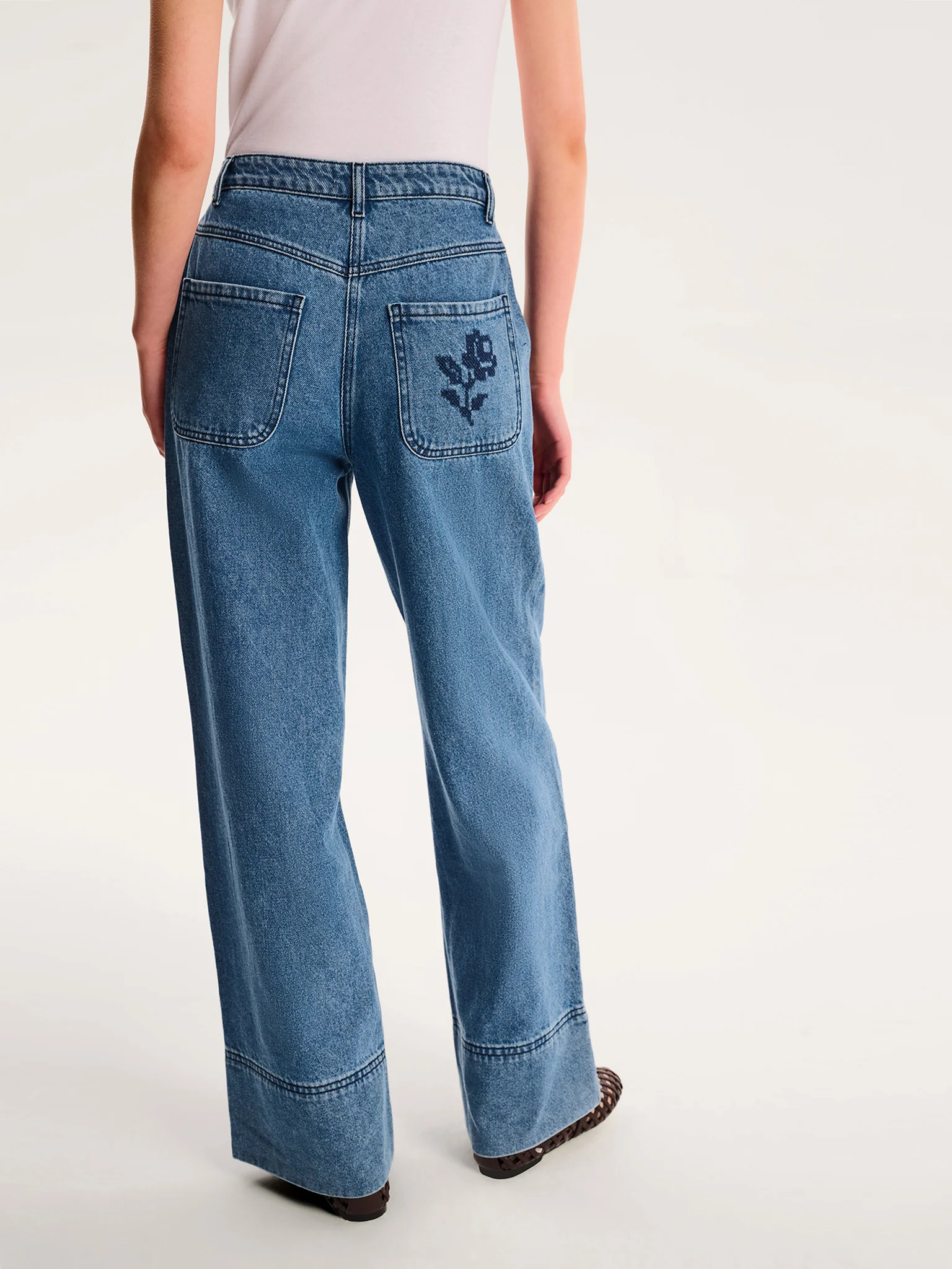 Portland Embroidered Jean in Mid Wash - Image 3