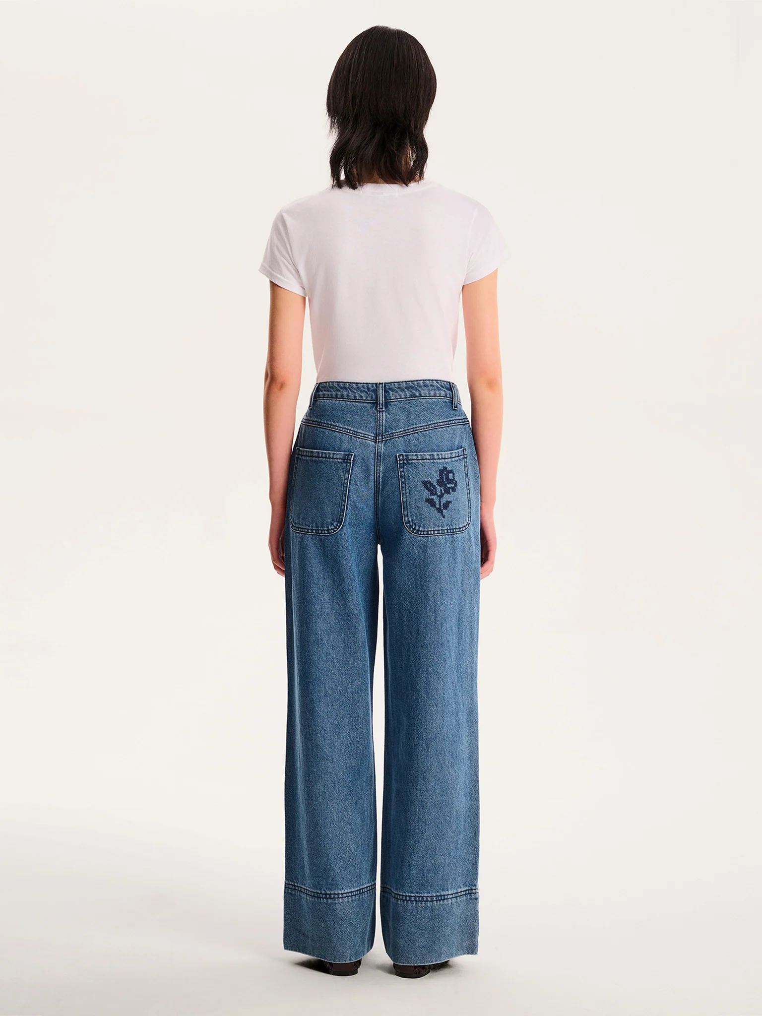 Portland Embroidered Jean in Mid Wash - Image 4