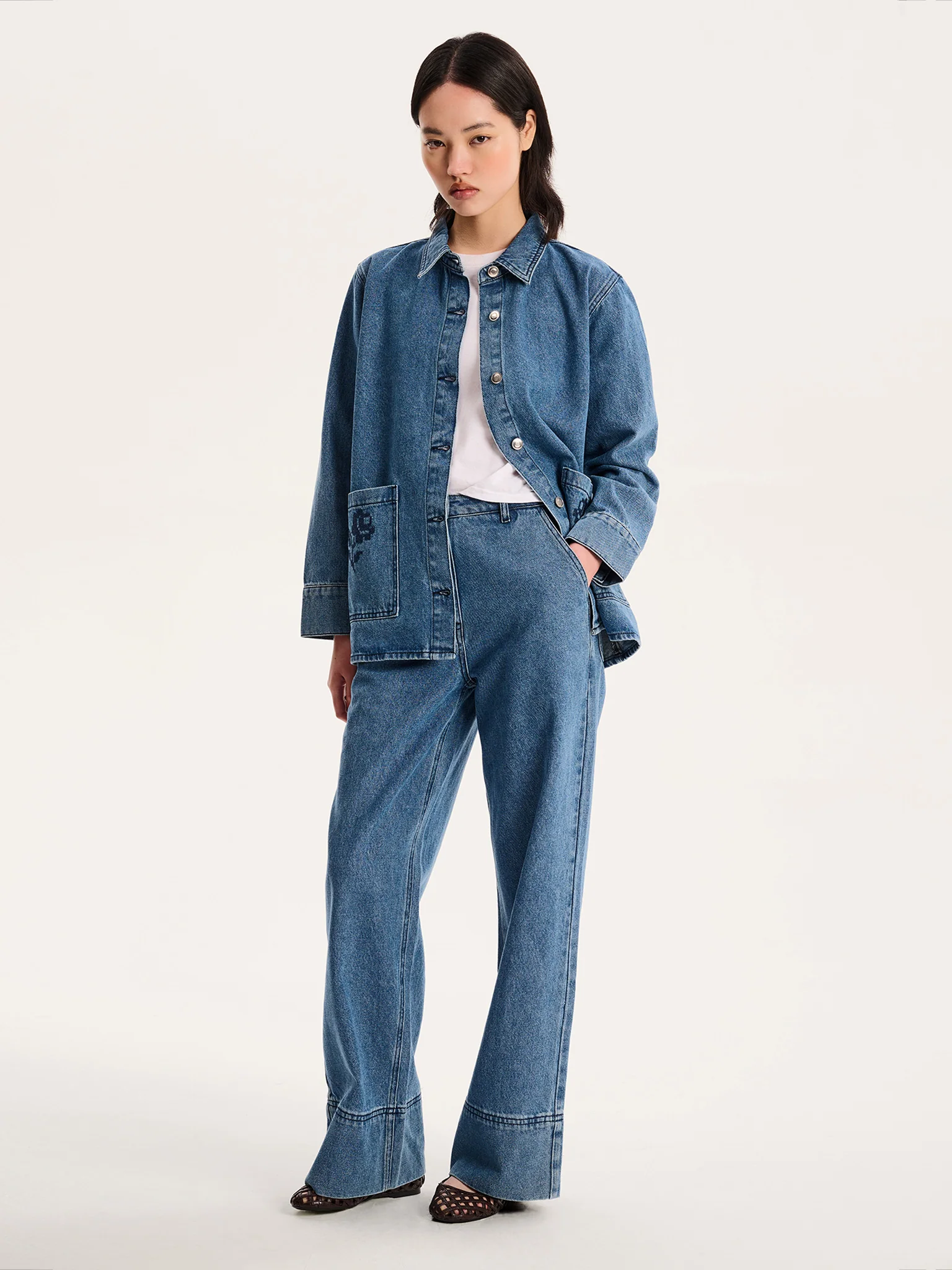 Portland Embroidered Jean in Mid Wash - Image 5