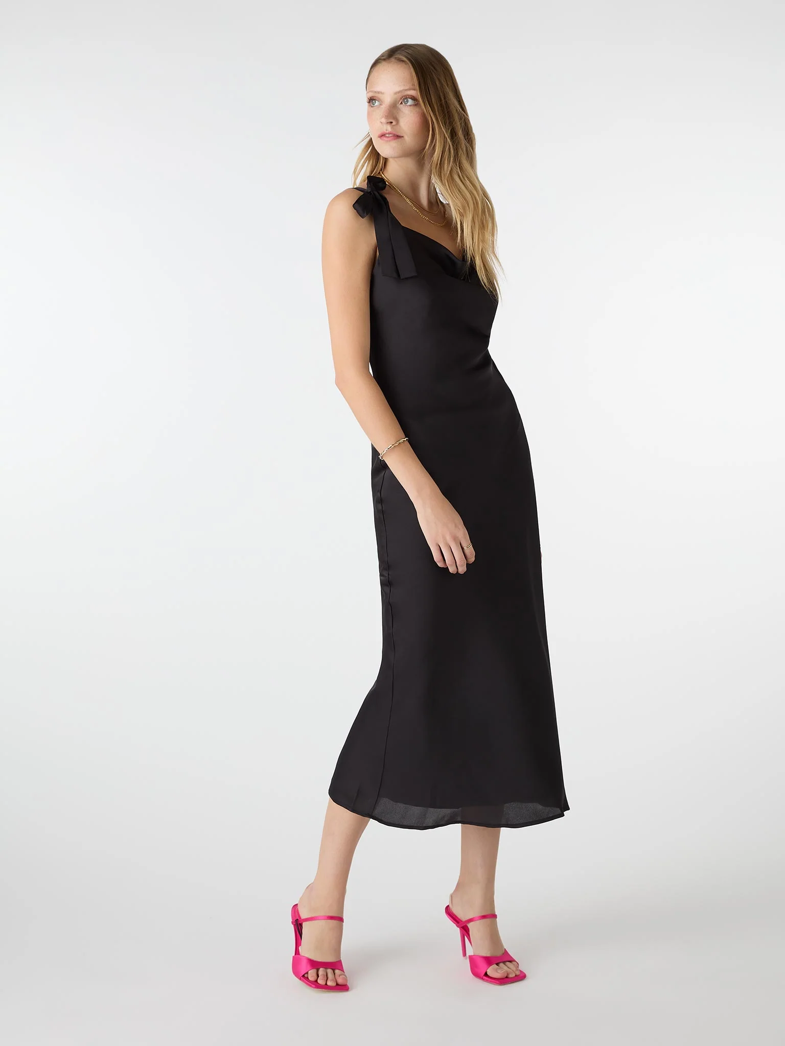 Rana Dress in Black - Image 3