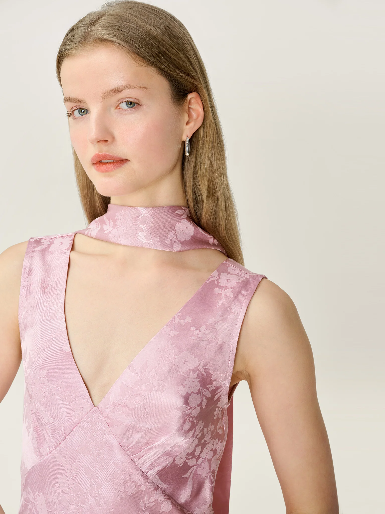 Scarlett Scarf in Bleached Mauve - Image 5