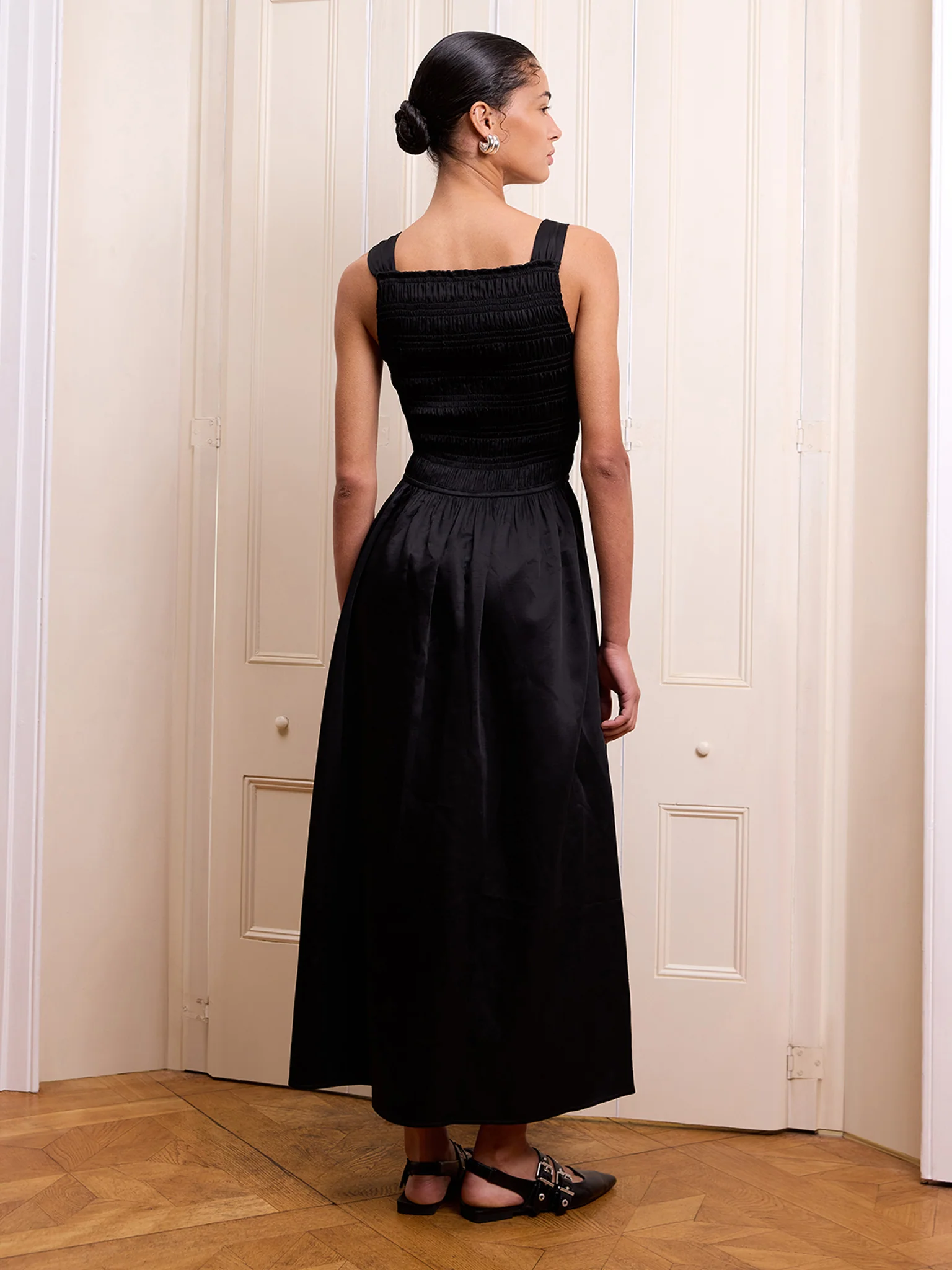 Storm Dress in Black - Image 4
